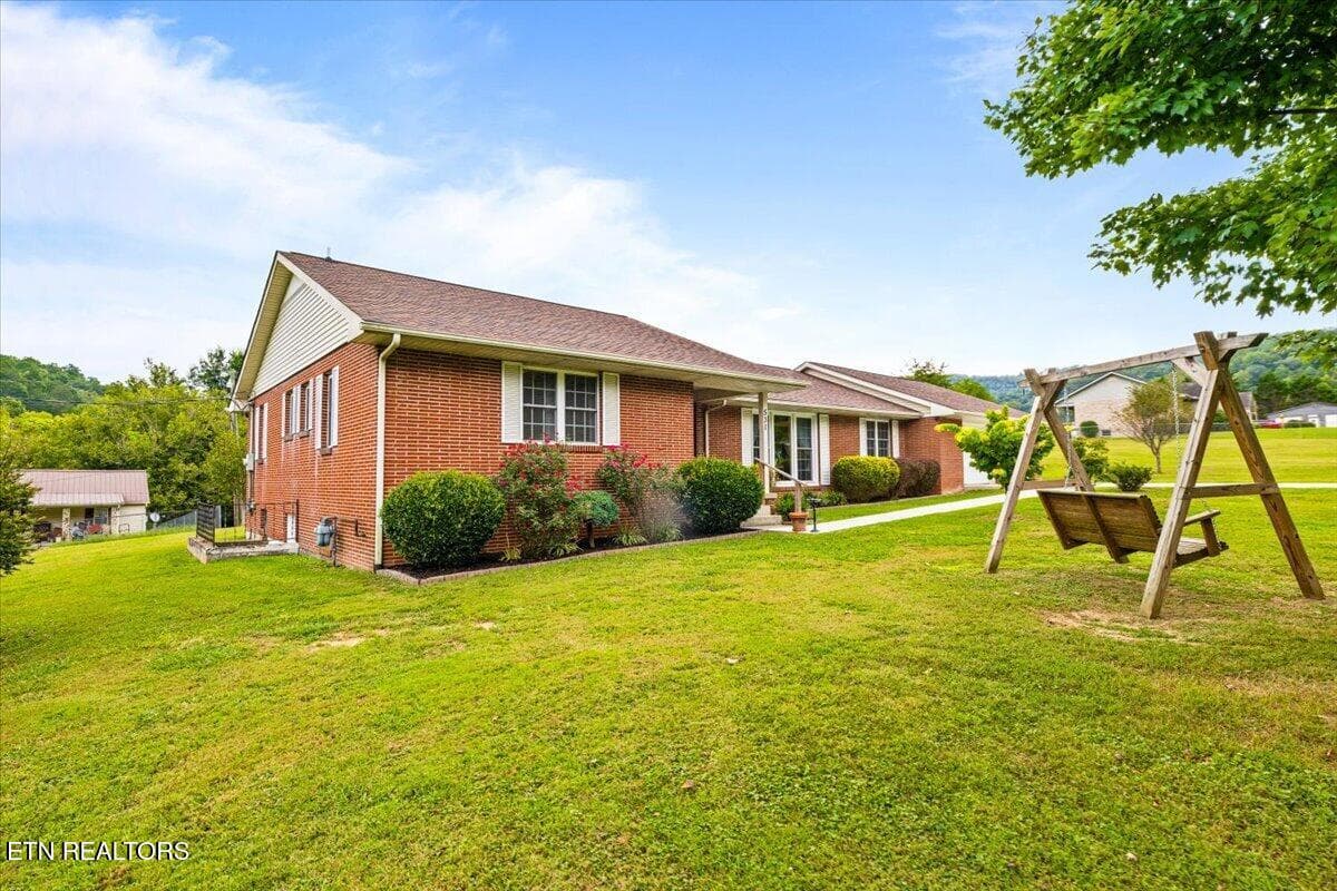 09-531 S Florence Ave - 531 S Florence Ave, Jellico, TN 37762, Jellico
