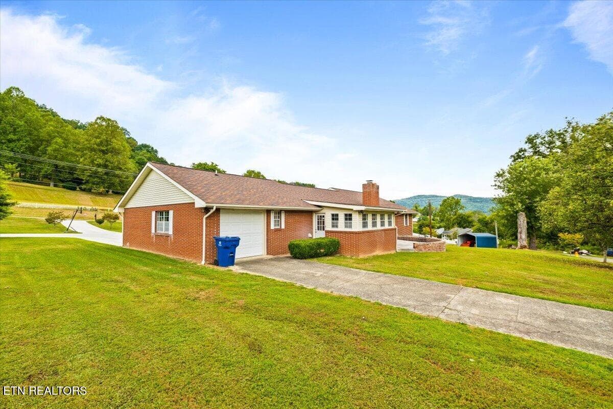 17-531 S Florence Ave - 531 S Florence Ave, Jellico, TN 37762, Jellico