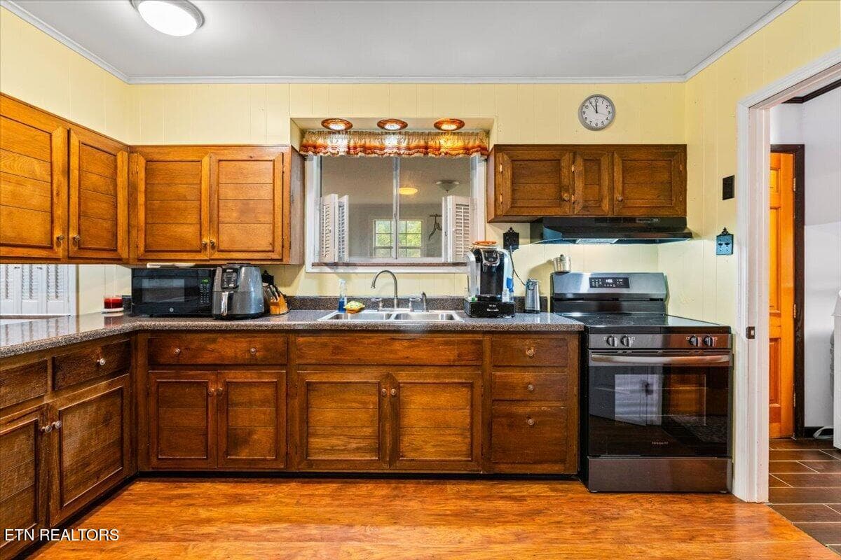 24-531 S Florence Ave - 531 S Florence Ave, Jellico, TN 37762, Jellico