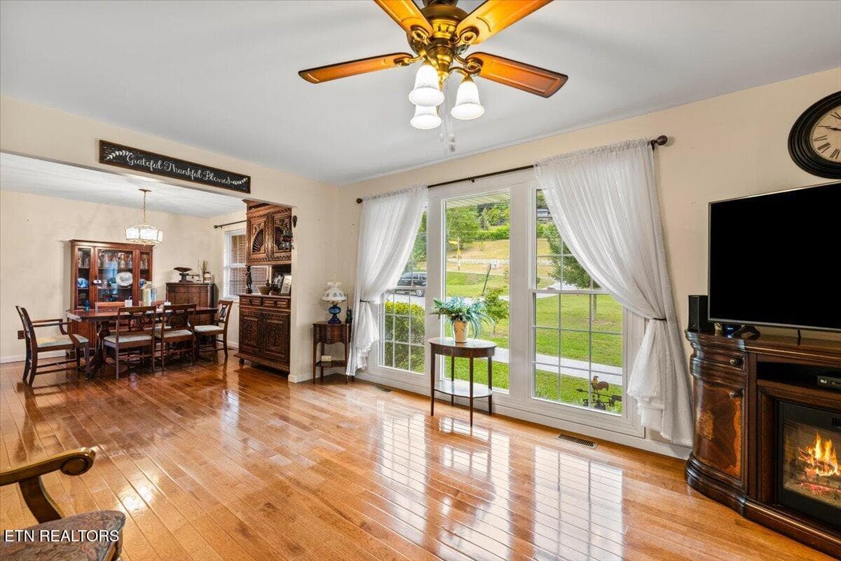 30-531 S Florence Ave - 531 S Florence Ave, Jellico, TN 37762, Jellico