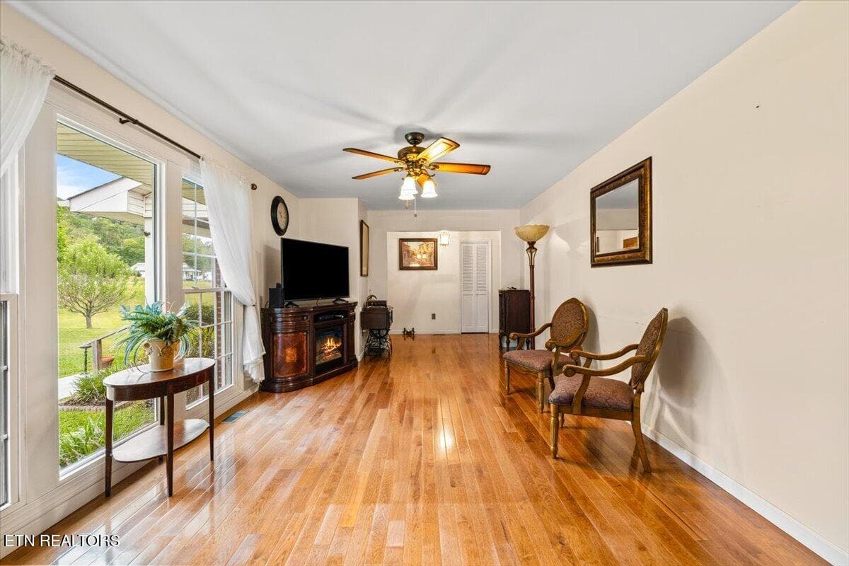 31-531 S Florence Ave - 531 S Florence Ave, Jellico, TN 37762, Jellico