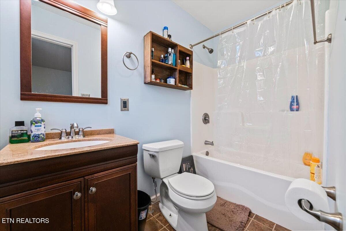 37-531 S Florence Ave - 531 S Florence Ave, Jellico, TN 37762, Jellico