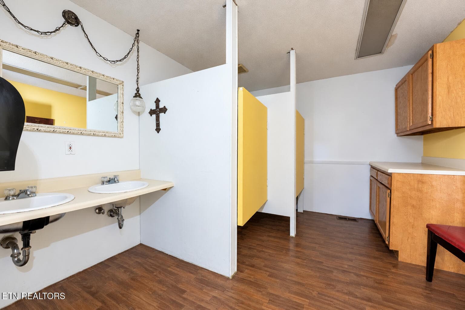 File 20 - 5022 Inskip Rd, Knoxville, TN 37912, Knoxville