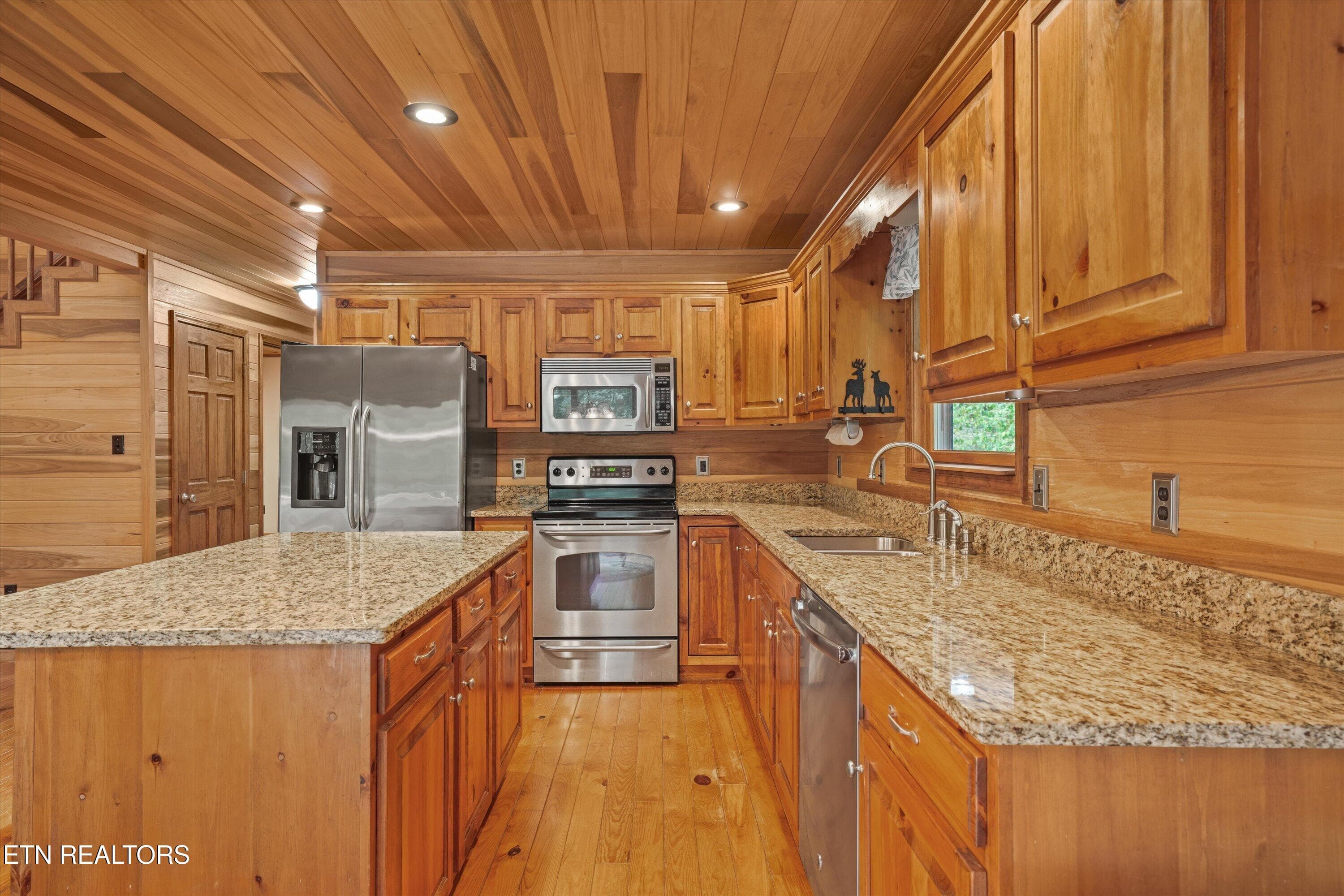 Kitchen - 365 Hidden Hills Rd, Wartburg, TN 37887, Wartburg