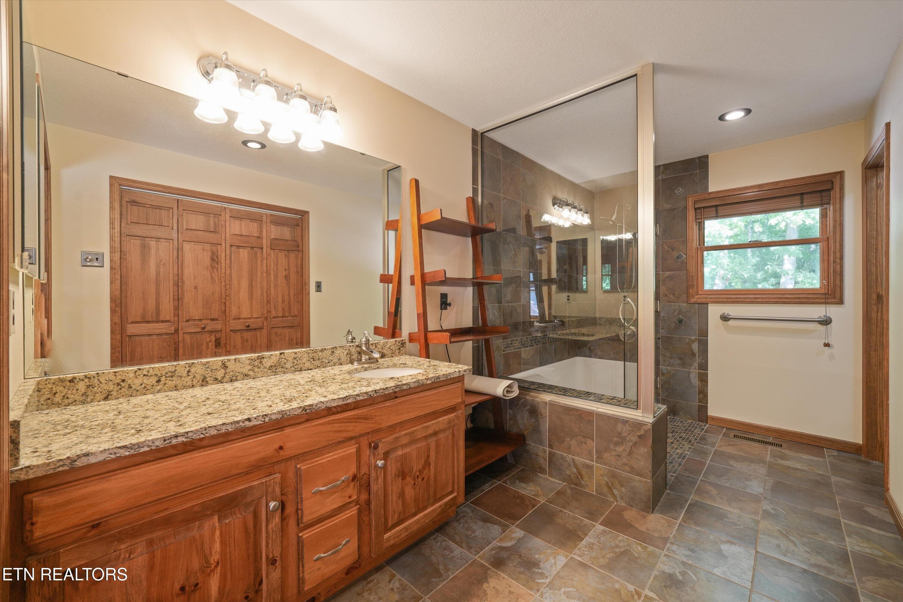 Primary Bath - 365 Hidden Hills Rd, Wartburg, TN 37887, Wartburg