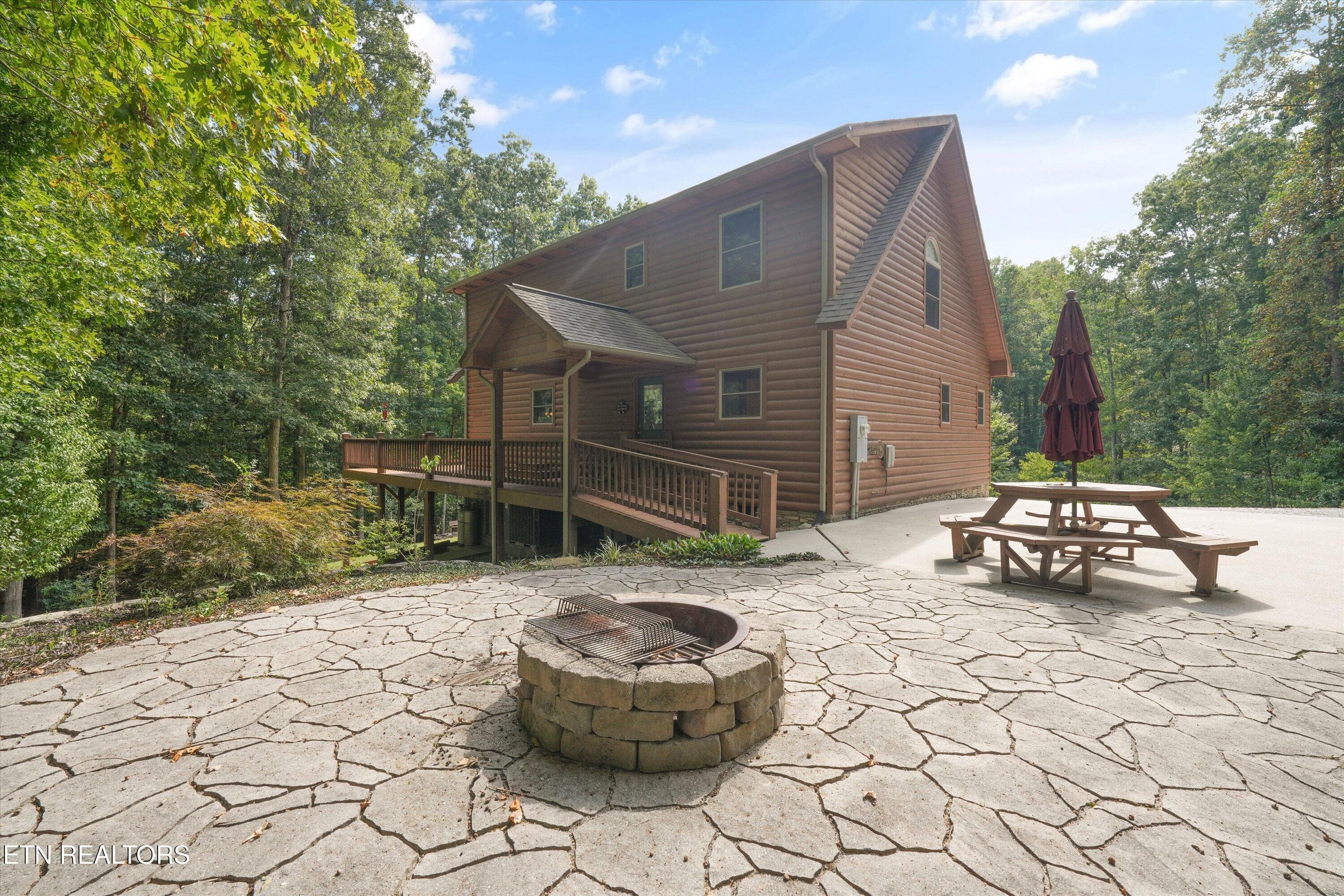 Fire Pit!! - 365 Hidden Hills Rd, Wartburg, TN 37887, Wartburg