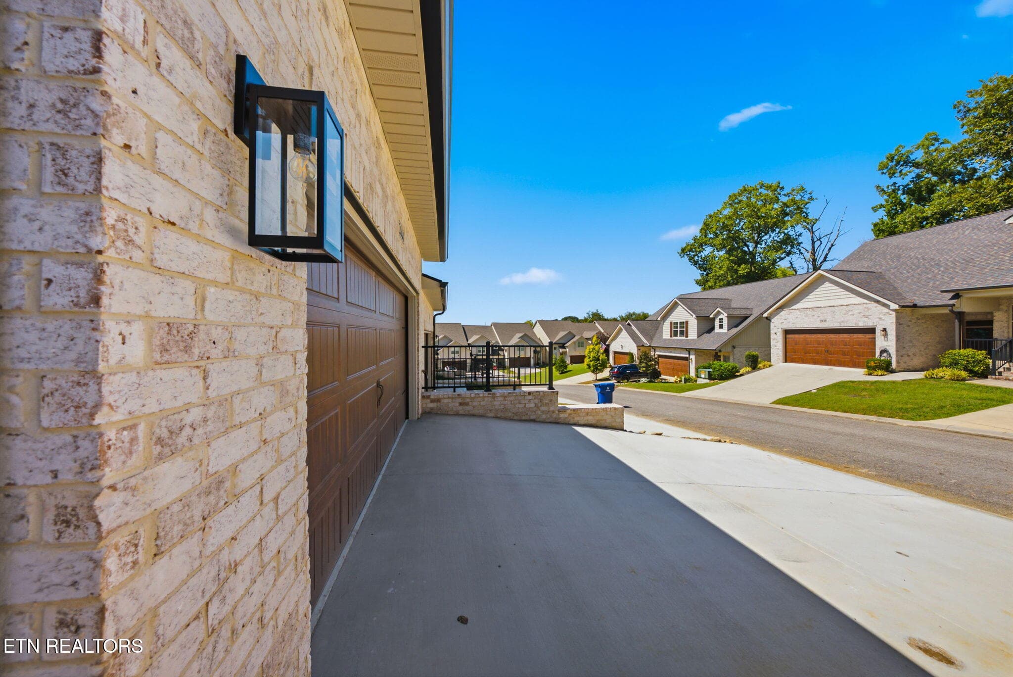 3-web-or-mls-2044-Gisele-Wy-Knoxville-TN - 2044 Gisele Way, Knoxville, TN 37931, Knoxville