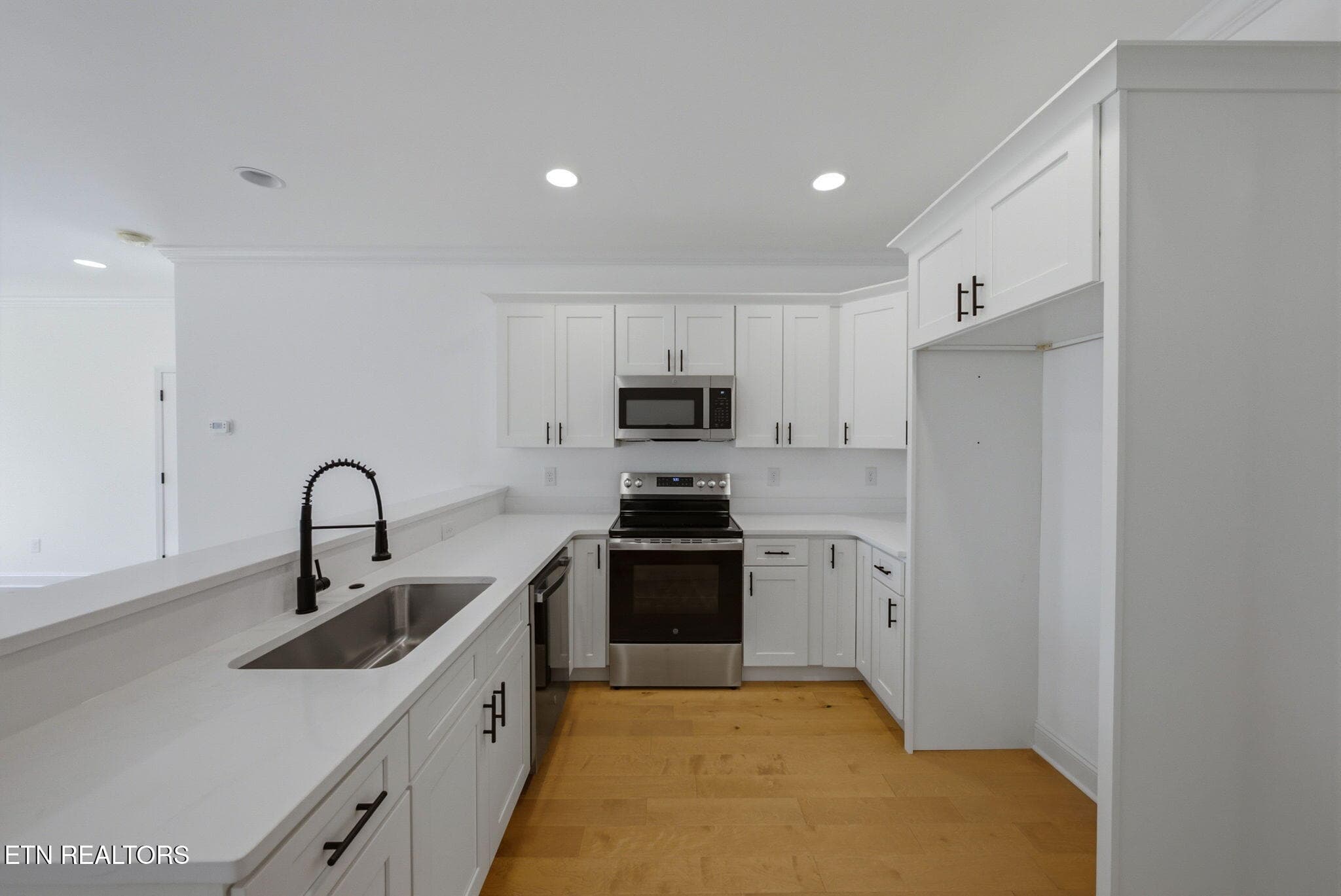 7-web-or-mls-2044-Gisele-Wy-Knoxville-TN - 2044 Gisele Way, Knoxville, TN 37931, Knoxville
