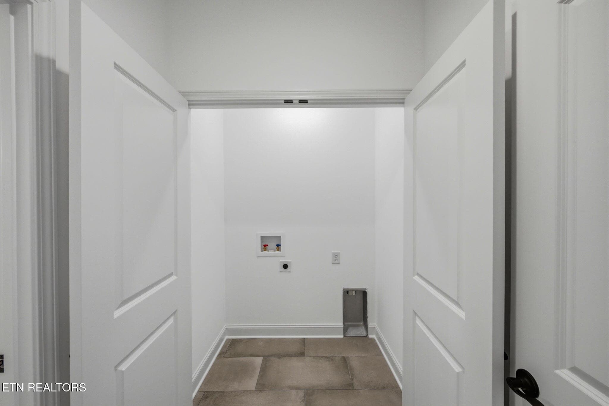 17-web-or-mls-2044-Gisele-Wy-Knoxville-T - 2044 Gisele Way, Knoxville, TN 37931, Knoxville