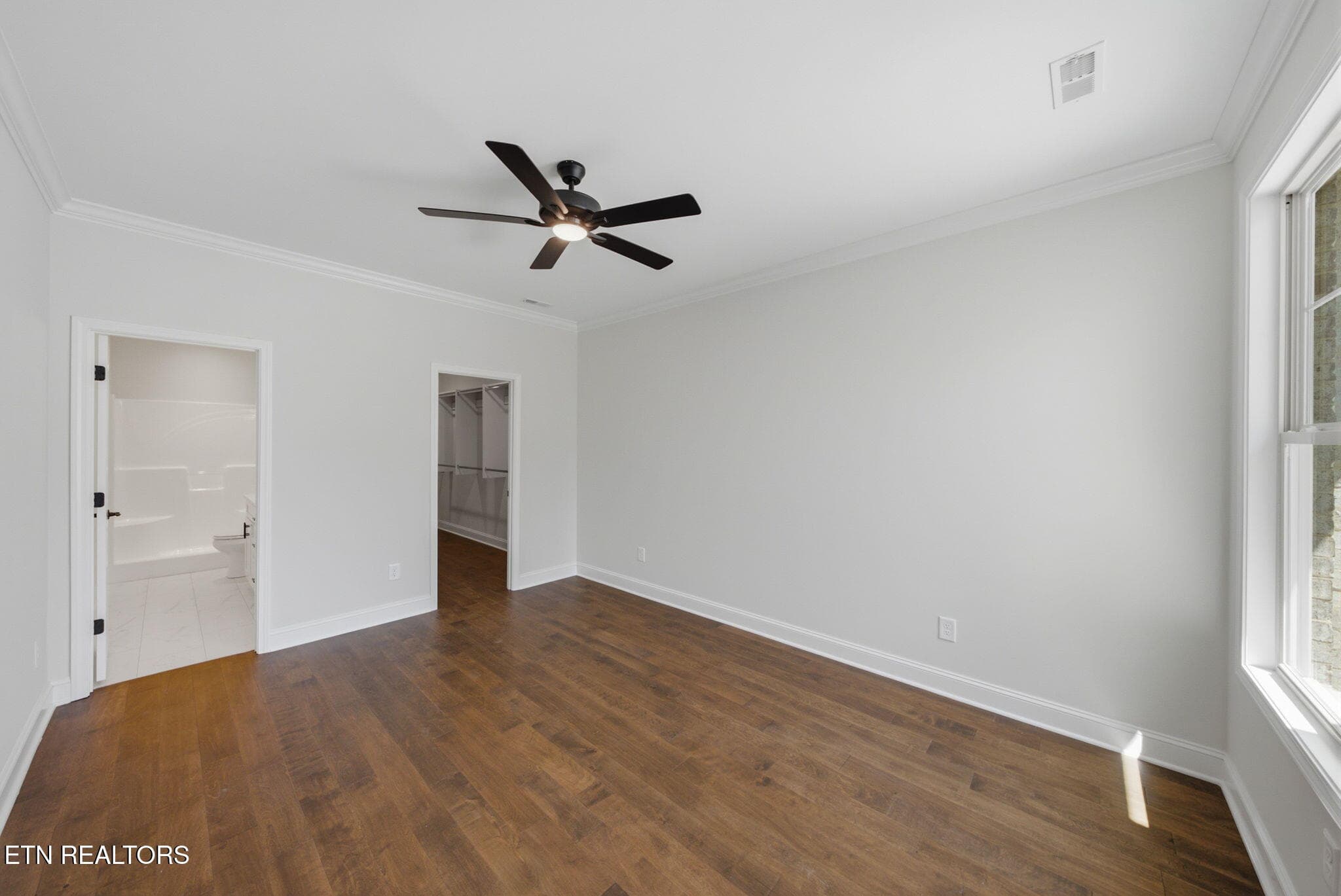 8-web-or-mls-2040-Gisele-Wy-Knoxville-TN - 2040 Gisele Way, Knoxville, TN 37931, Knoxville