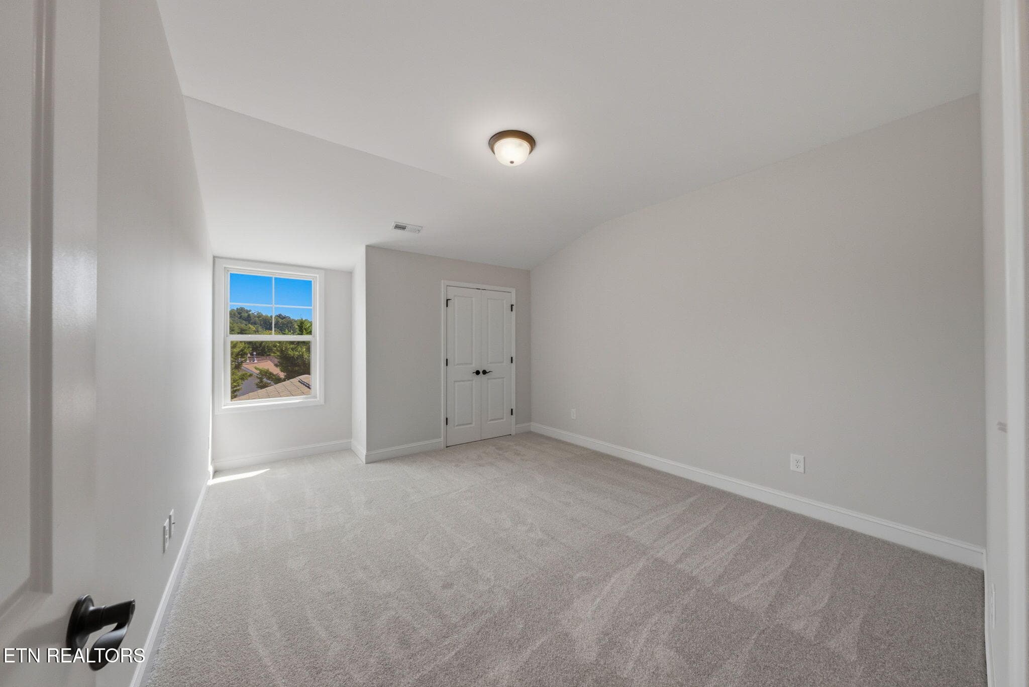 14-web-or-mls-2040-Gisele-Wy-Knoxville-T - 2040 Gisele Way, Knoxville, TN 37931, Knoxville