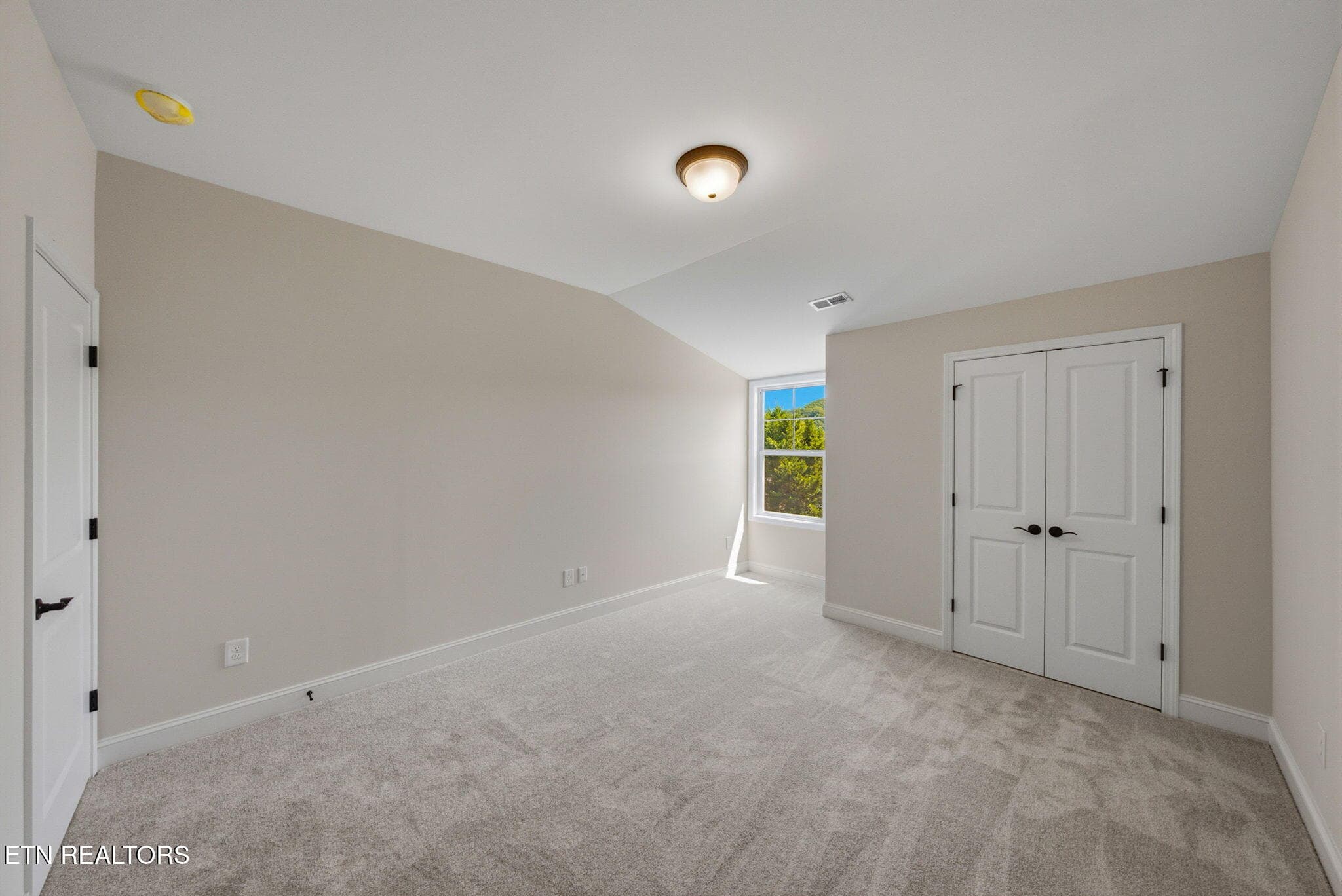 15-web-or-mls-2040-Gisele-Wy-Knoxville-T - 2040 Gisele Way, Knoxville, TN 37931, Knoxville