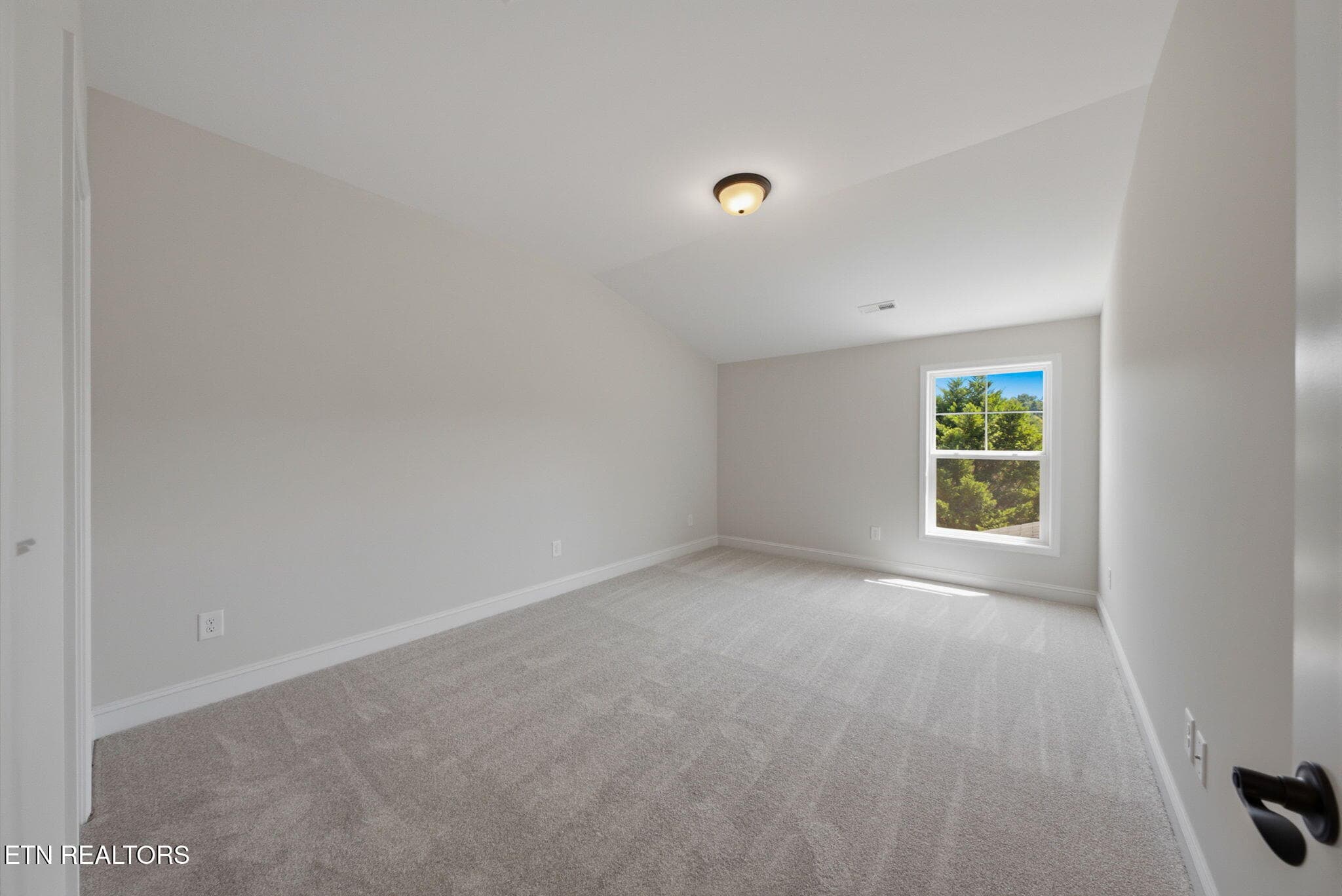 16-web-or-mls-2040-Gisele-Wy-Knoxville-T - 2040 Gisele Way, Knoxville, TN 37931, Knoxville