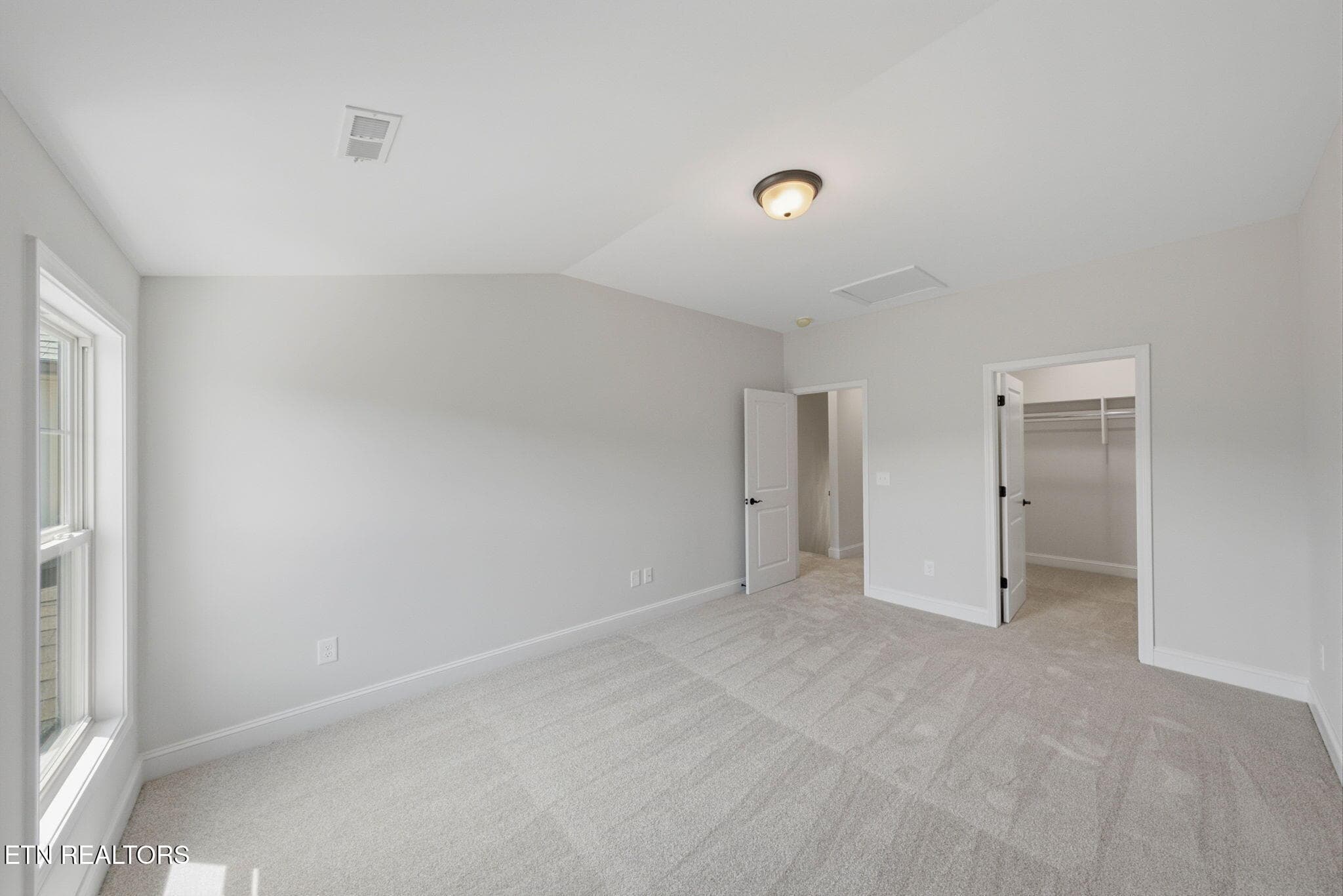 17-web-or-mls-2040-Gisele-Wy-Knoxville-T - 2040 Gisele Way, Knoxville, TN 37931, Knoxville