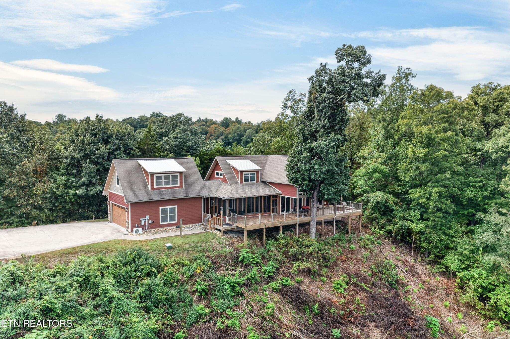 1-web-or-mls-2070 Holly Bend Dr_001_TNPC - 2070 Holly Bend Drive, Byrdstown, TN 38549, Byrdstown