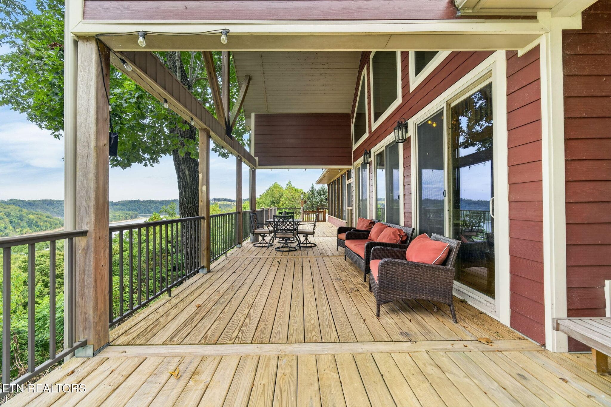15-web-or-mls-2070 Holly Bend Dr_073_TNP - 2070 Holly Bend Drive, Byrdstown, TN 38549, Byrdstown