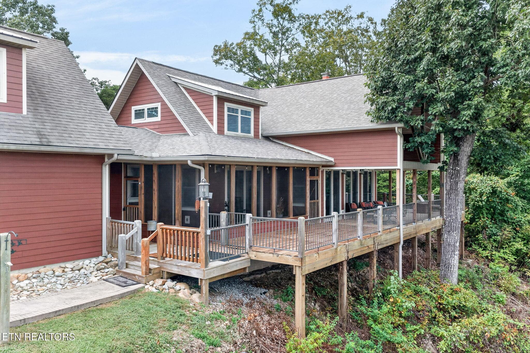 17-web-or-mls-2070 Holly Bend Dr_081_TNP - 2070 Holly Bend Drive, Byrdstown, TN 38549, Byrdstown