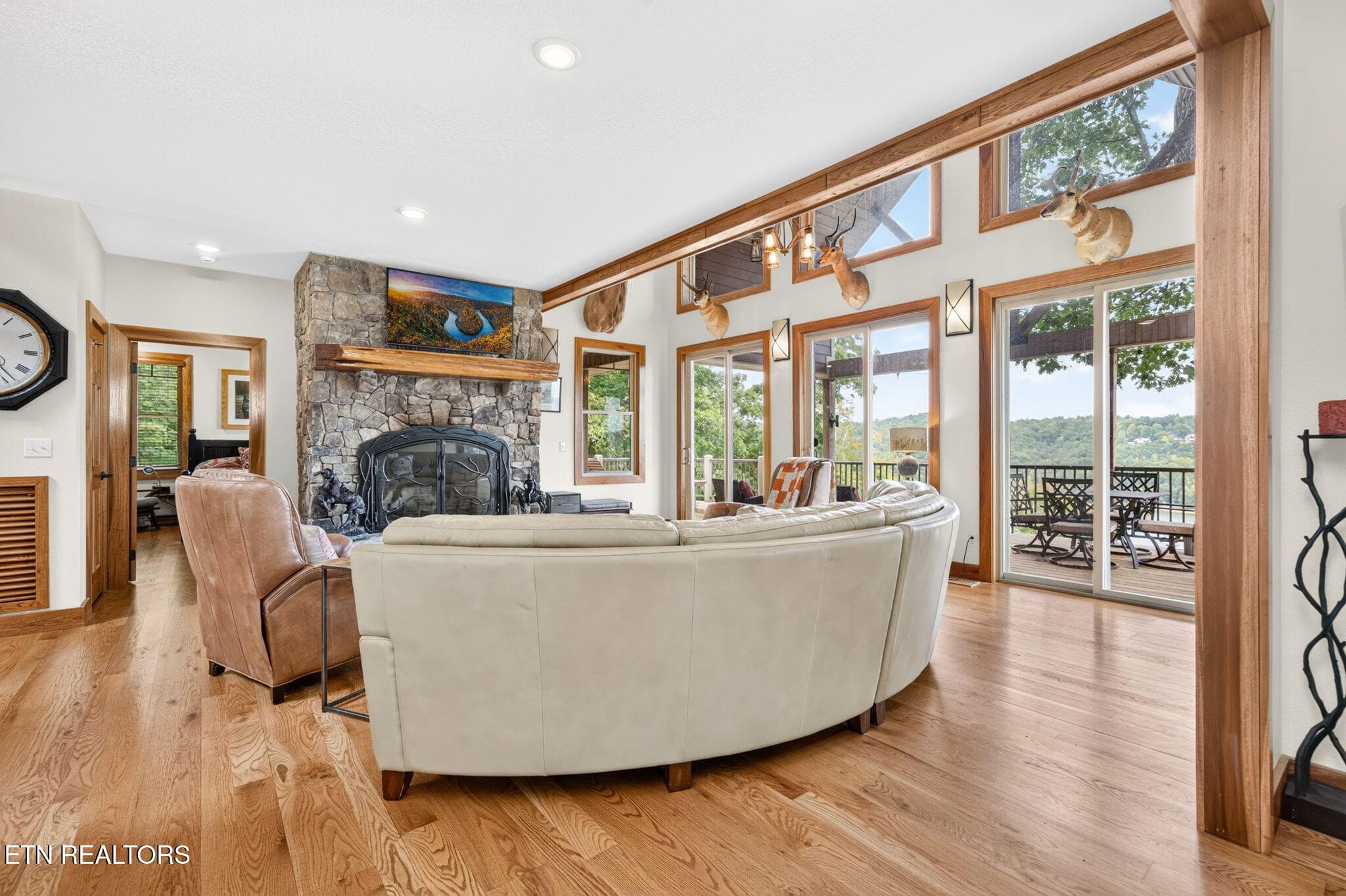 32-web-or-mls-2070 Holly Bend Dr_157_TNP - 2070 Holly Bend Drive, Byrdstown, TN 38549, Byrdstown