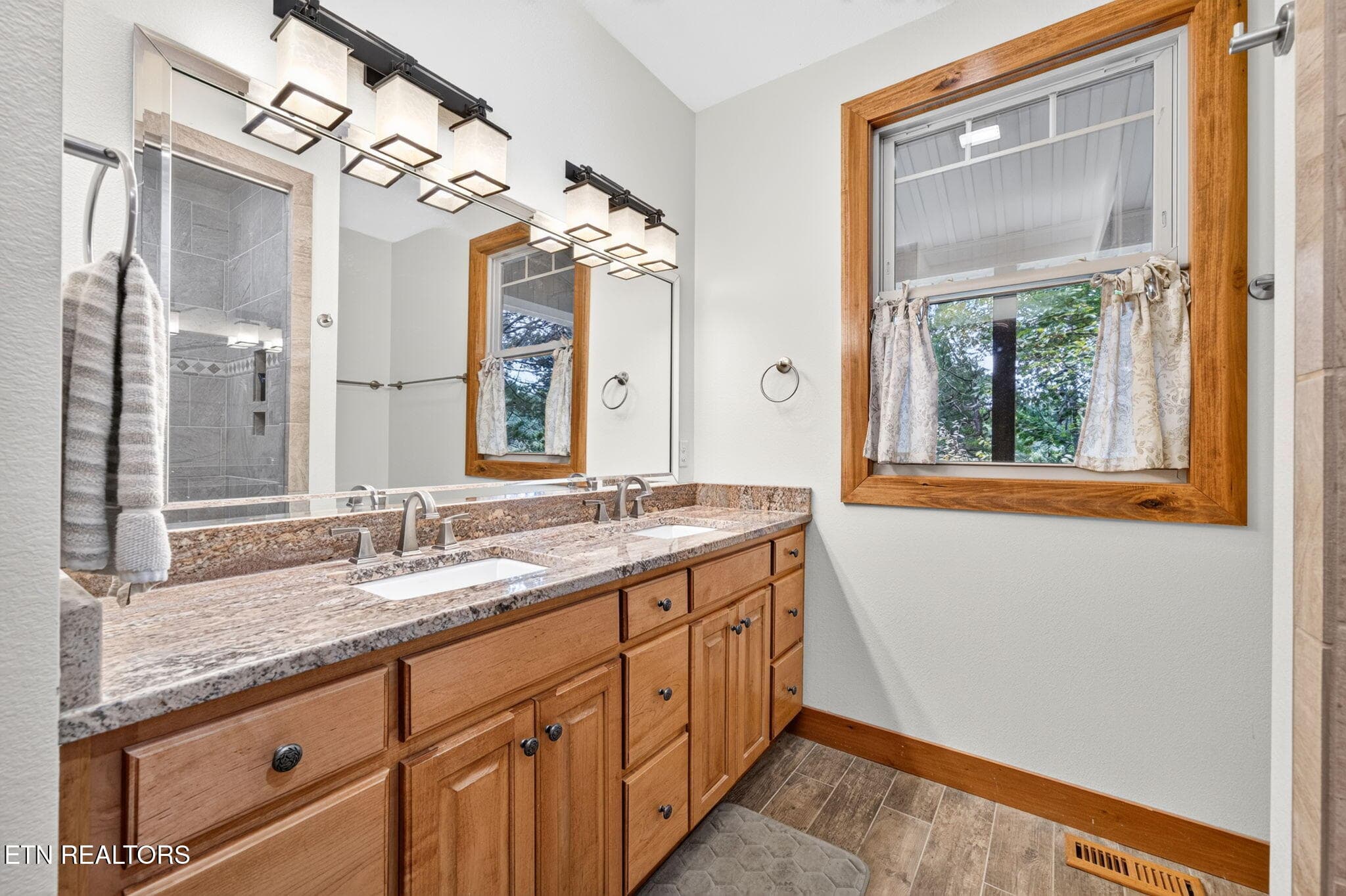 39-web-or-mls-2070 Holly Bend Dr_191_TNP - 2070 Holly Bend Drive, Byrdstown, TN 38549, Byrdstown