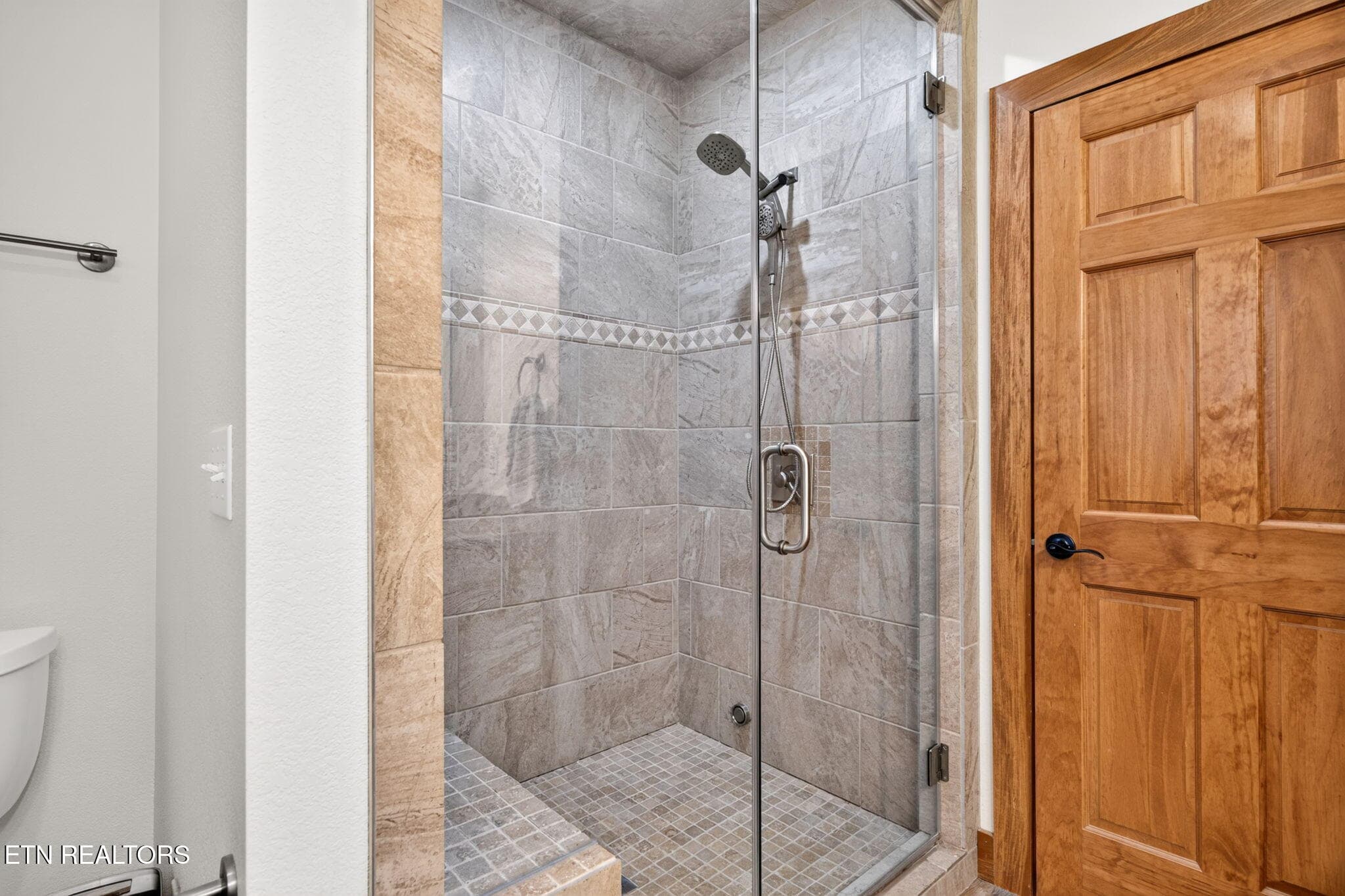 40-web-or-mls-2070 Holly Bend Dr_198_TNP - 2070 Holly Bend Drive, Byrdstown, TN 38549, Byrdstown