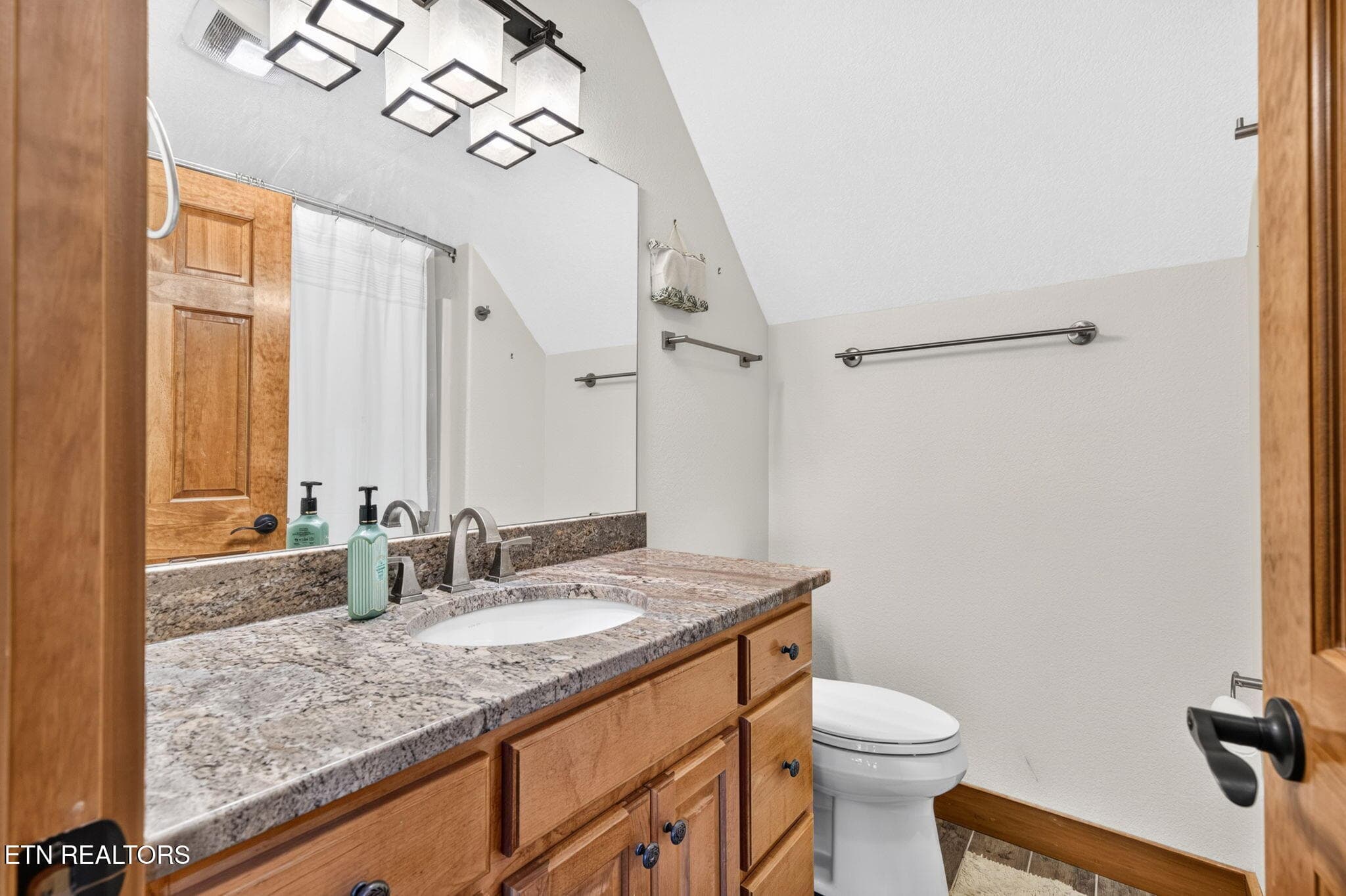 26-web-or-mls-2070 Holly Bend Dr_126_TNP - 2070 Holly Bend Drive, Byrdstown, TN 38549, Byrdstown