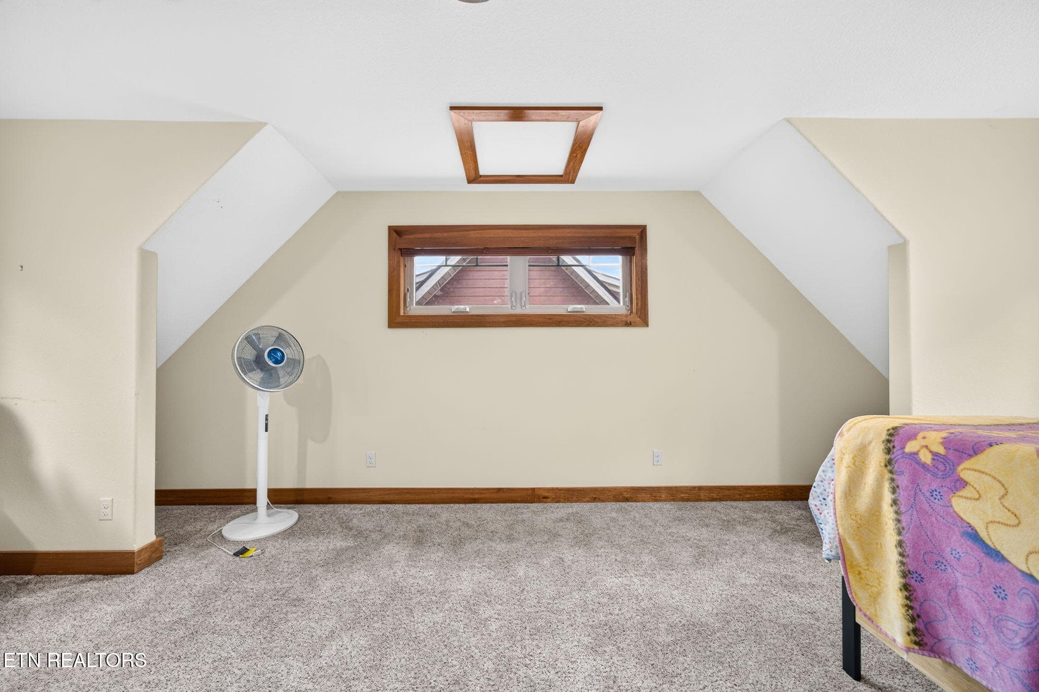 28-web-or-mls-2070 Holly Bend Dr_136_TNP - 2070 Holly Bend Drive, Byrdstown, TN 38549, Byrdstown