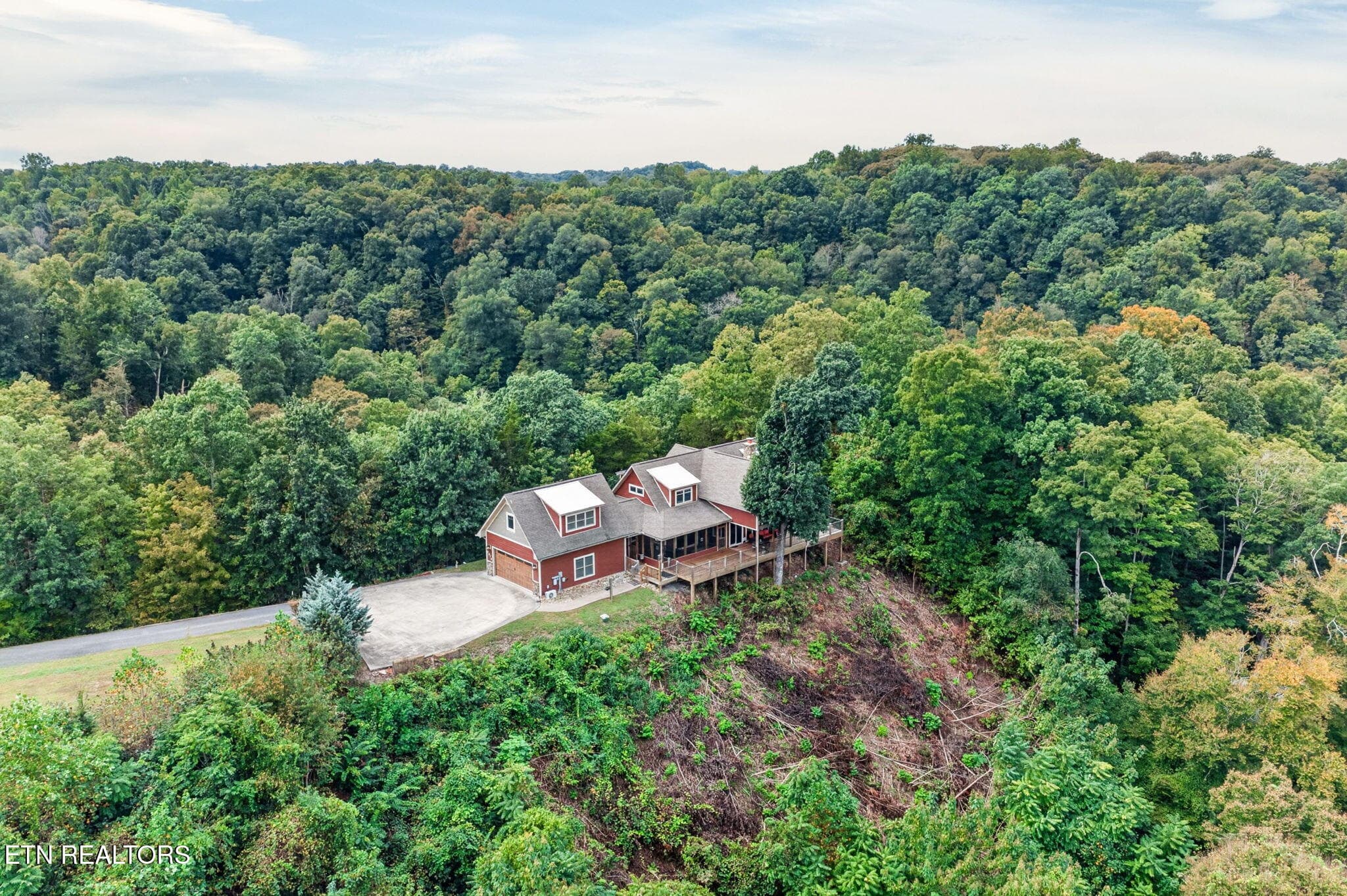 56-web-or-mls-2070 Holly Bend Dr_275_TNP - 2070 Holly Bend Drive, Byrdstown, TN 38549, Byrdstown