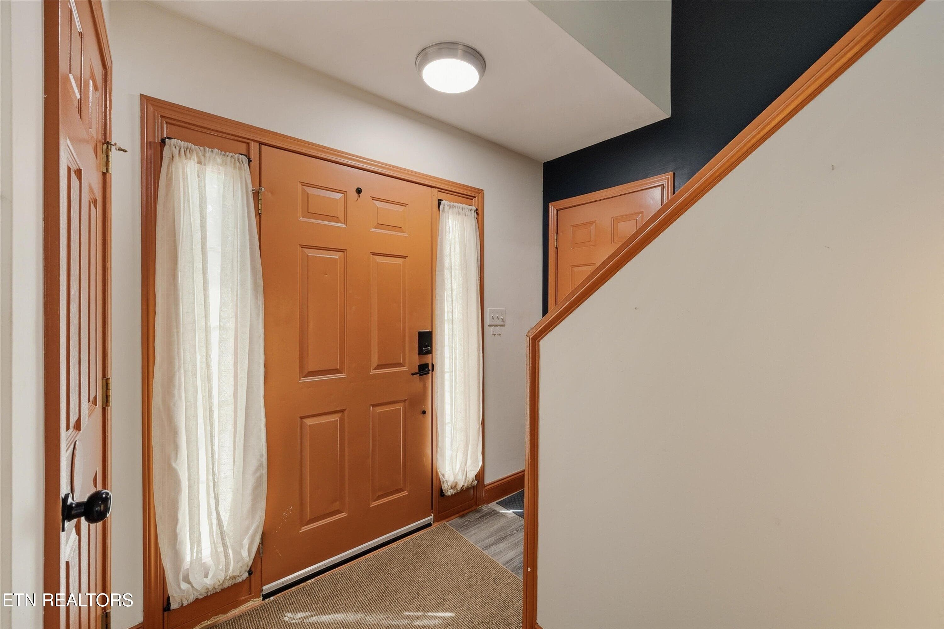 Bright & Inviting Foyer - 6601 Sedgefield Drive, Knoxville, TN 37923, Knoxville