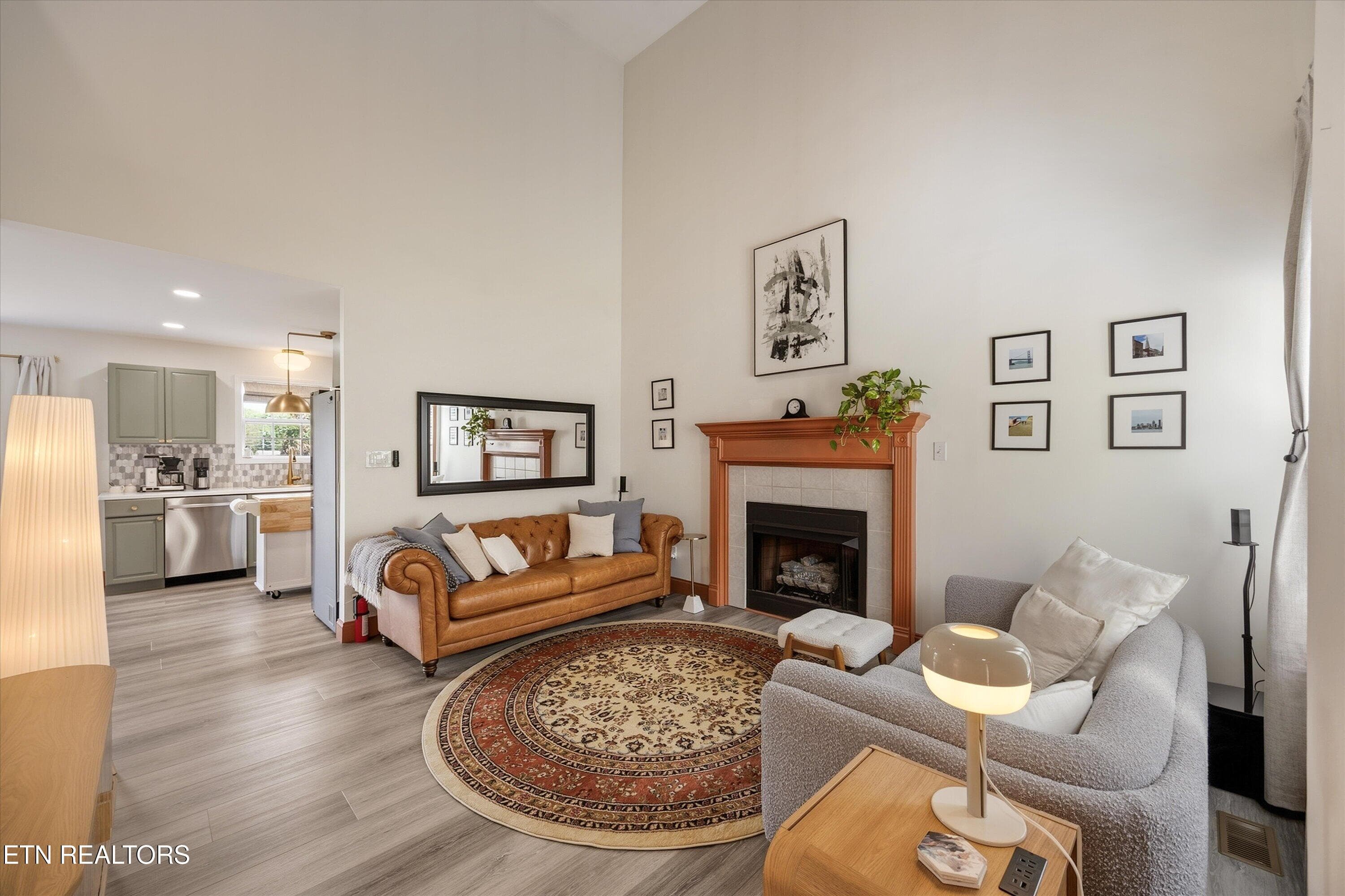 Comfortable Living Room - 6601 Sedgefield Drive, Knoxville, TN 37923, Knoxville