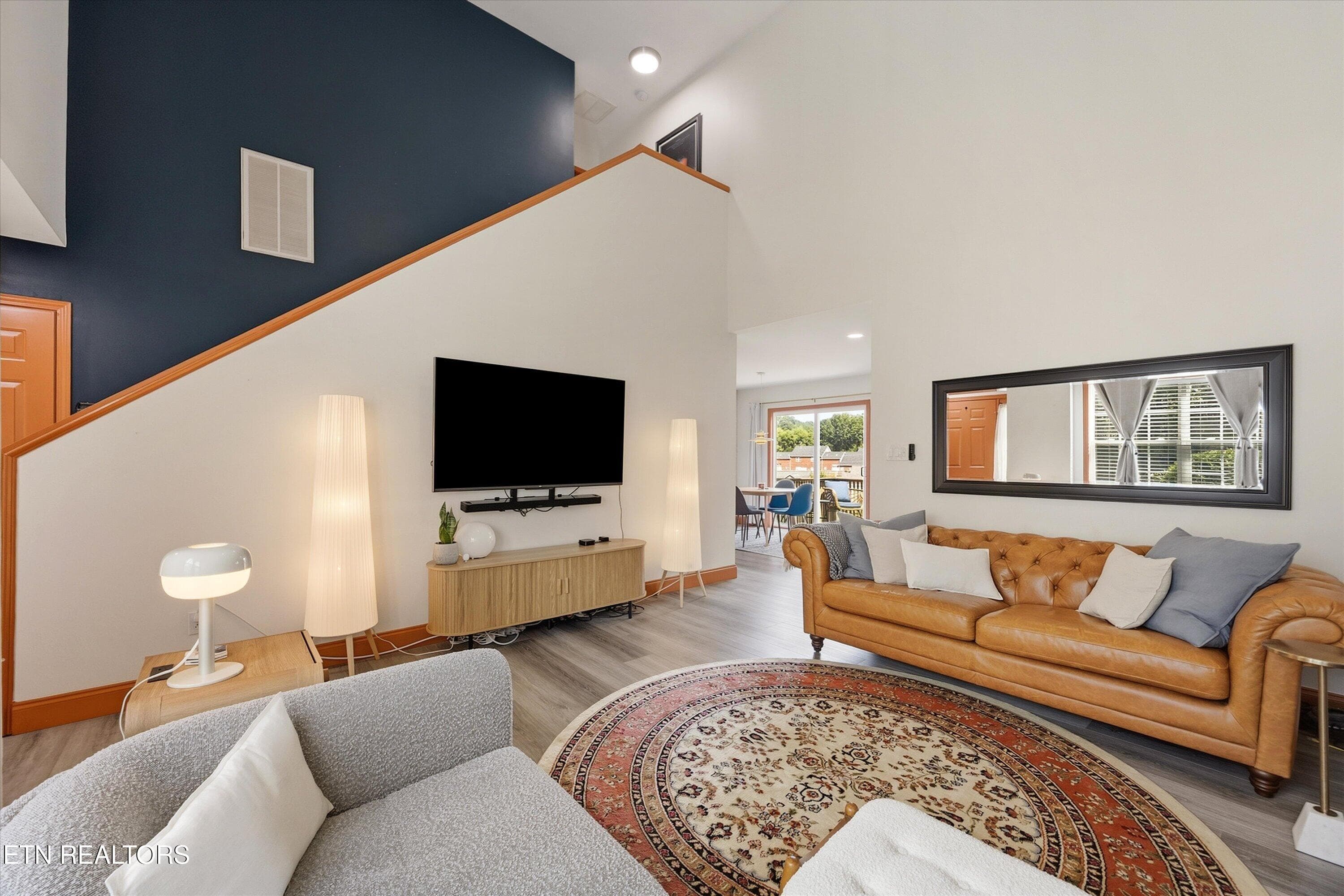 Stylish Living Space - 6601 Sedgefield Drive, Knoxville, TN 37923, Knoxville