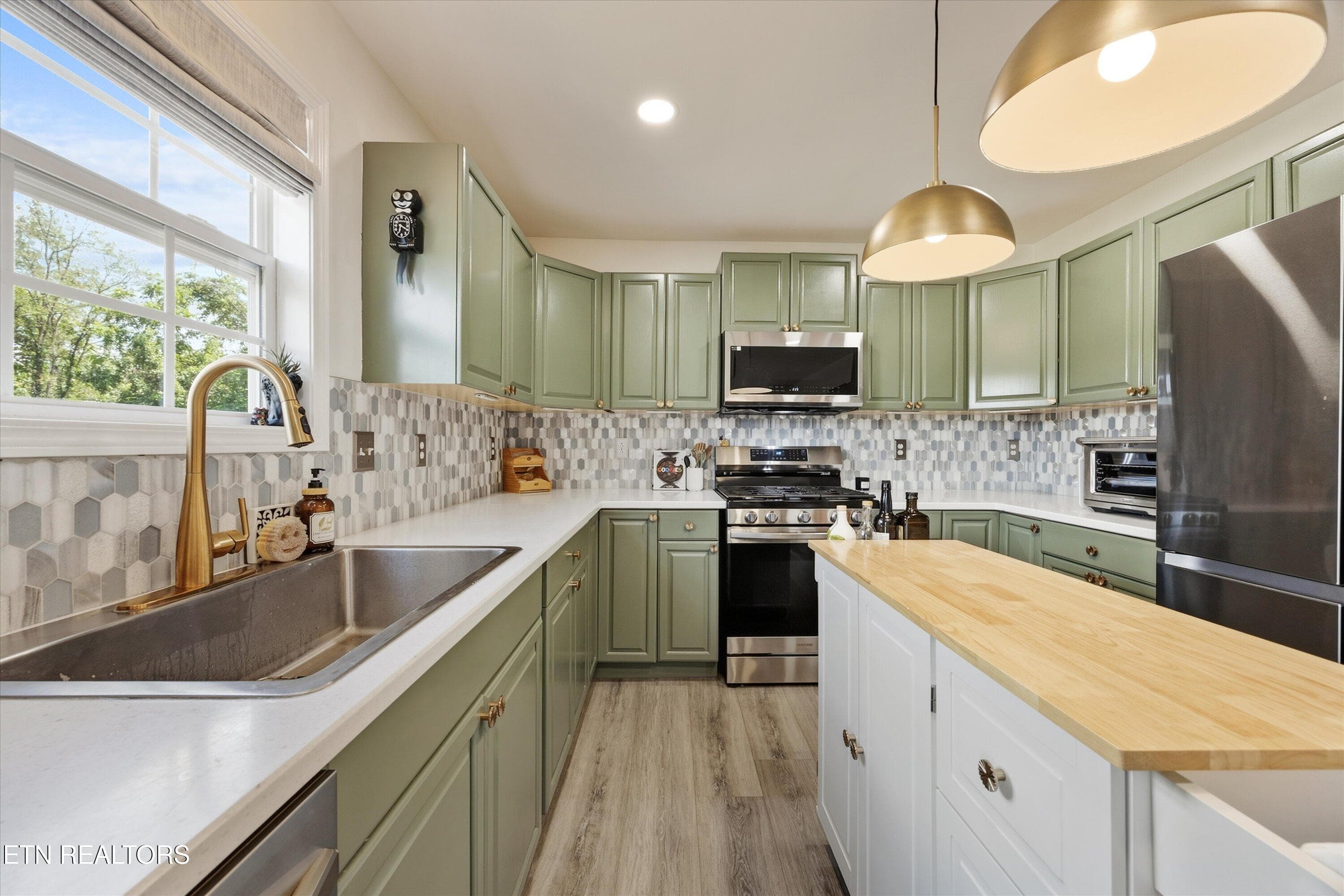 Gorgeous Farmhouse Sink - 6601 Sedgefield Drive, Knoxville, TN 37923, Knoxville
