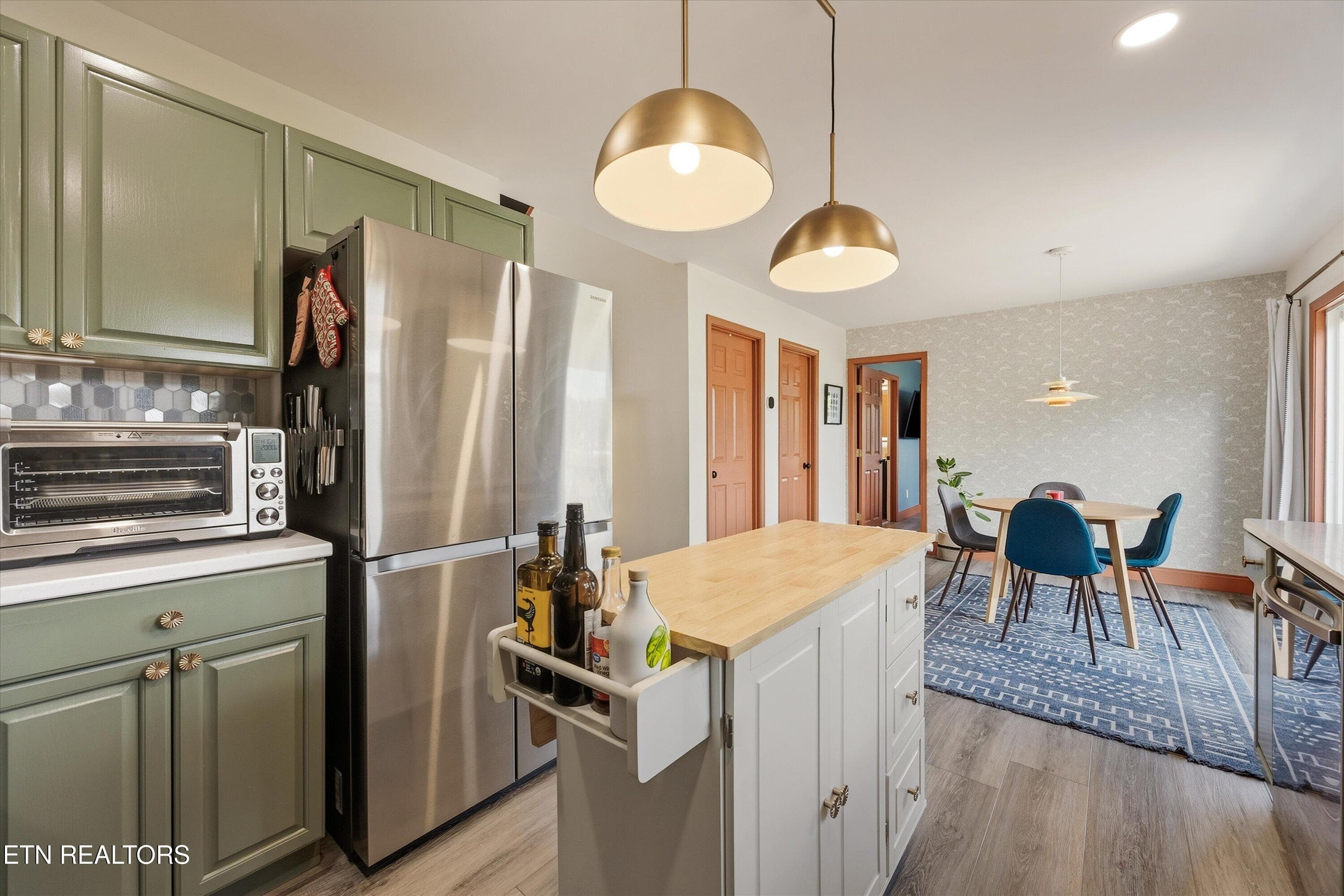 Modern Gold Finishes - 6601 Sedgefield Drive, Knoxville, TN 37923, Knoxville