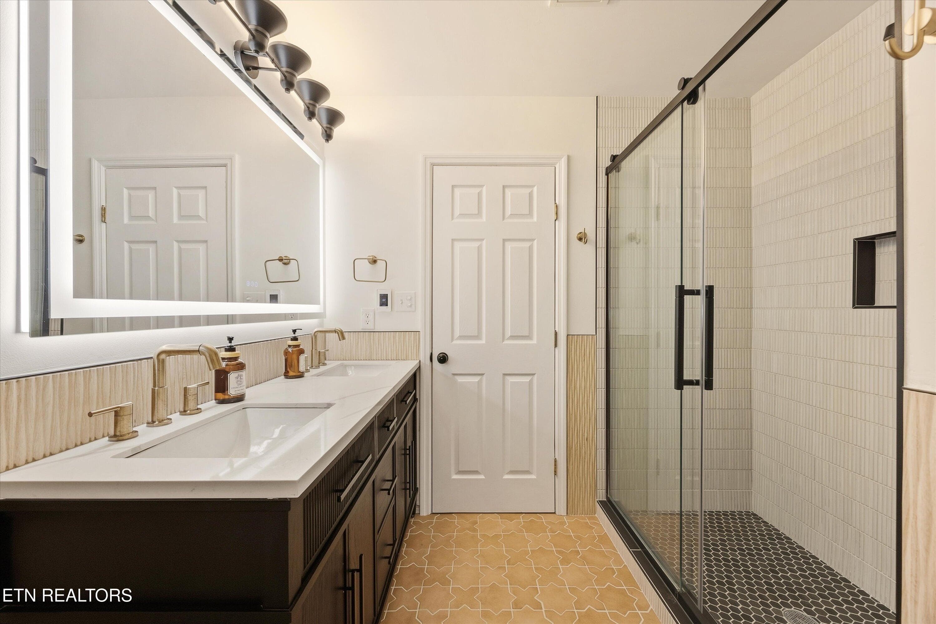 Primary Bathroom with Heated Floors - 6601 Sedgefield Drive, Knoxville, TN 37923, Knoxville