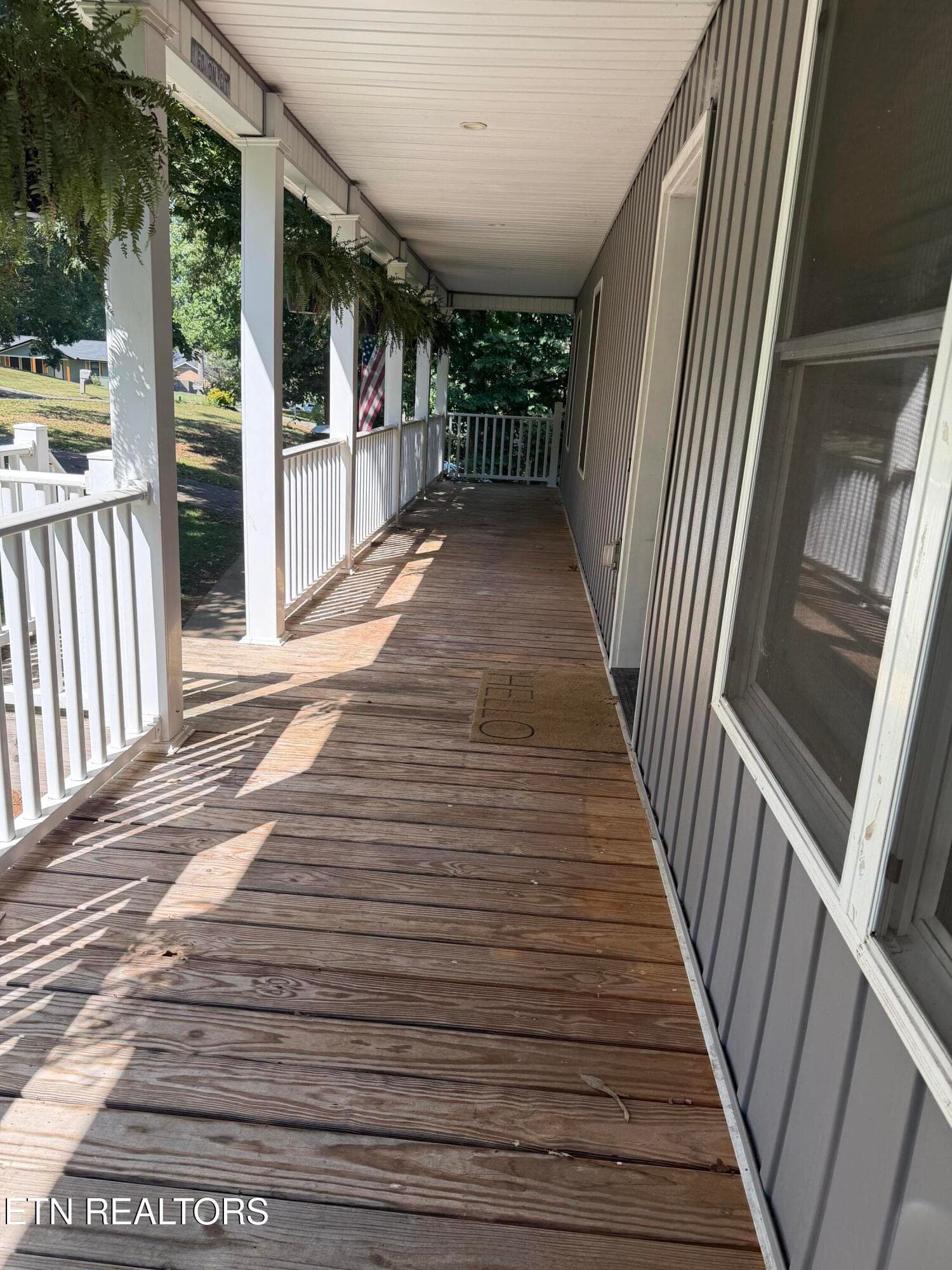 Front Porch - 1113 E Woodshire Drive, Knoxville, TN 37922, Knoxville