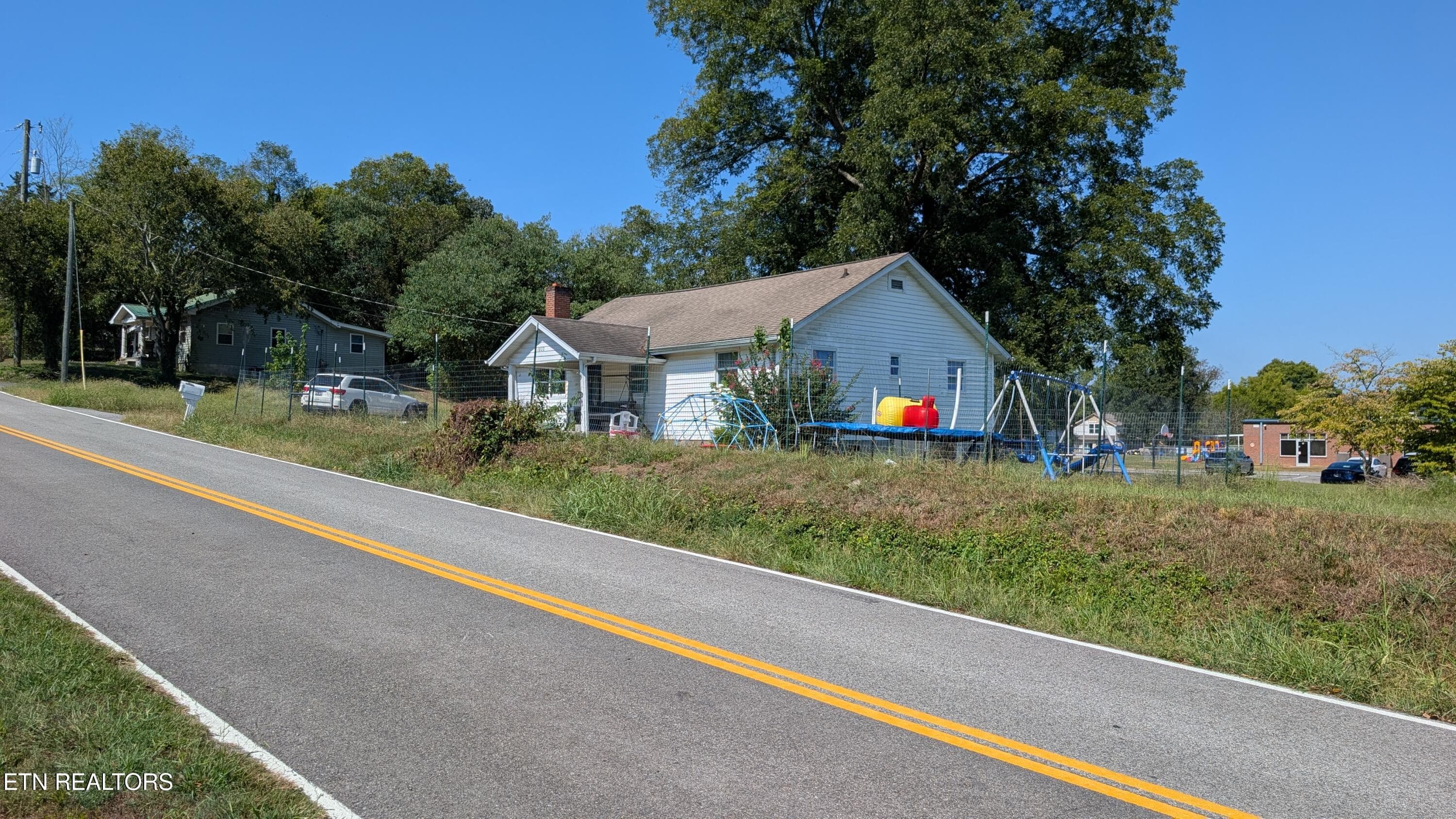 Welcome to 1933 Mountain Rd - 1933 Mountain Rd, Andersonville, TN 37705, Andersonville