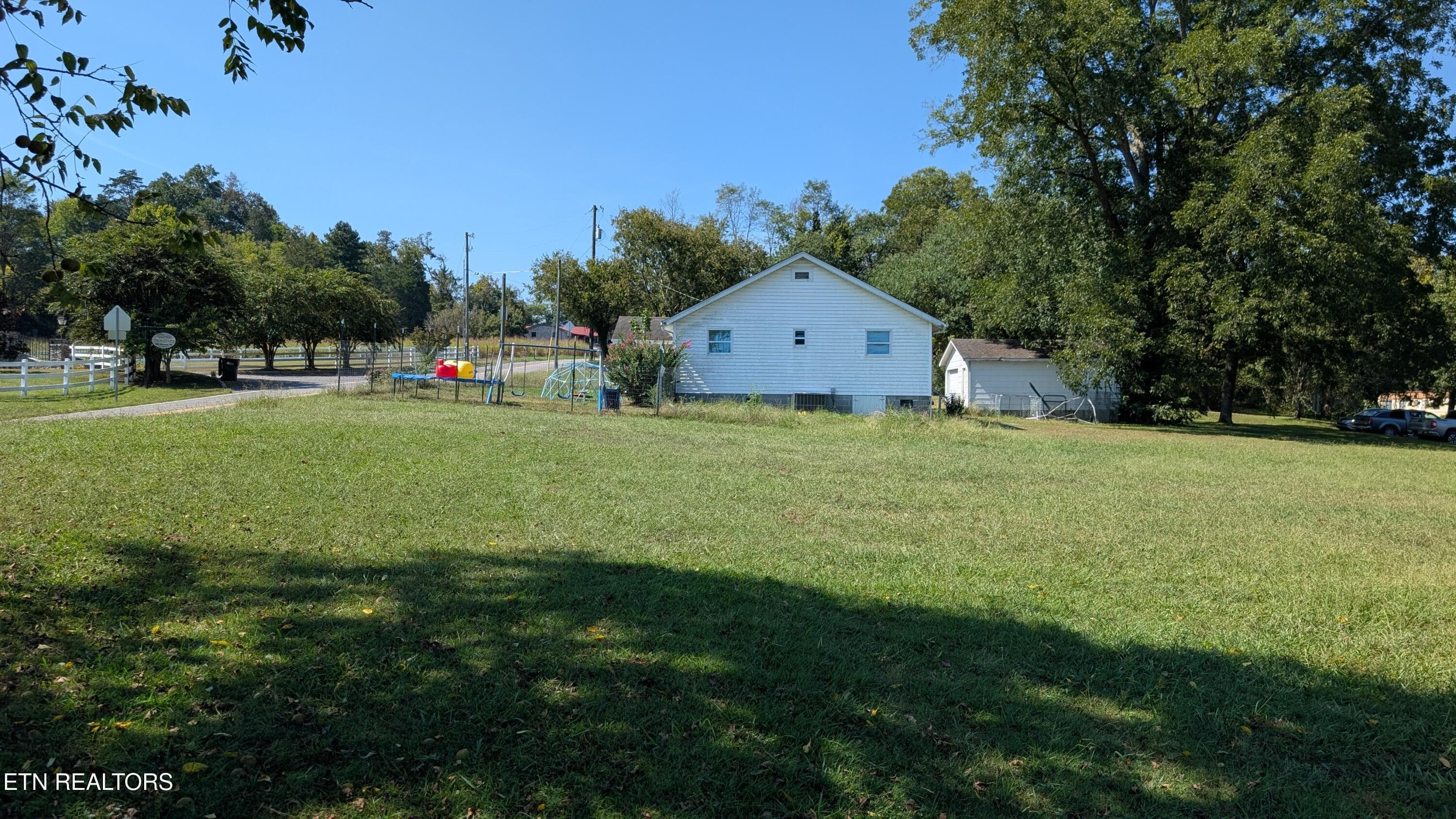 Welcome to 1933 Mountain Rd - 1933 Mountain Rd, Andersonville, TN 37705, Andersonville