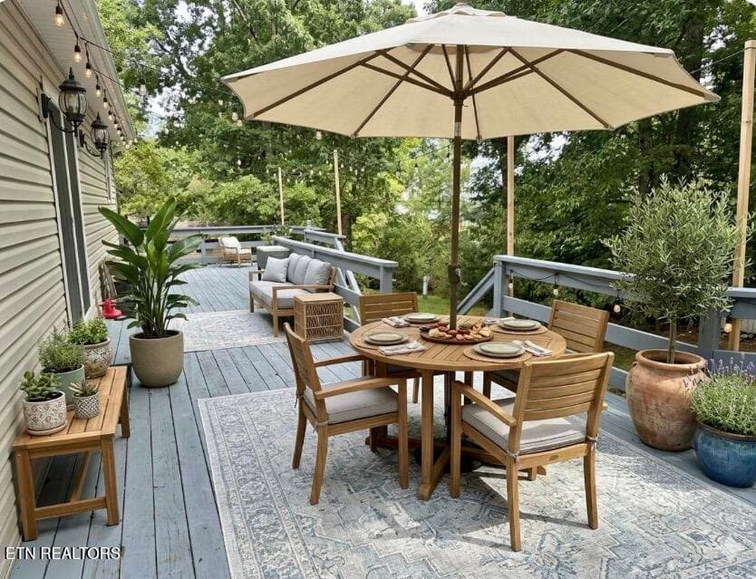 AI Back Deck - 1113 E Woodshire Drive, Knoxville, TN 37922, Knoxville