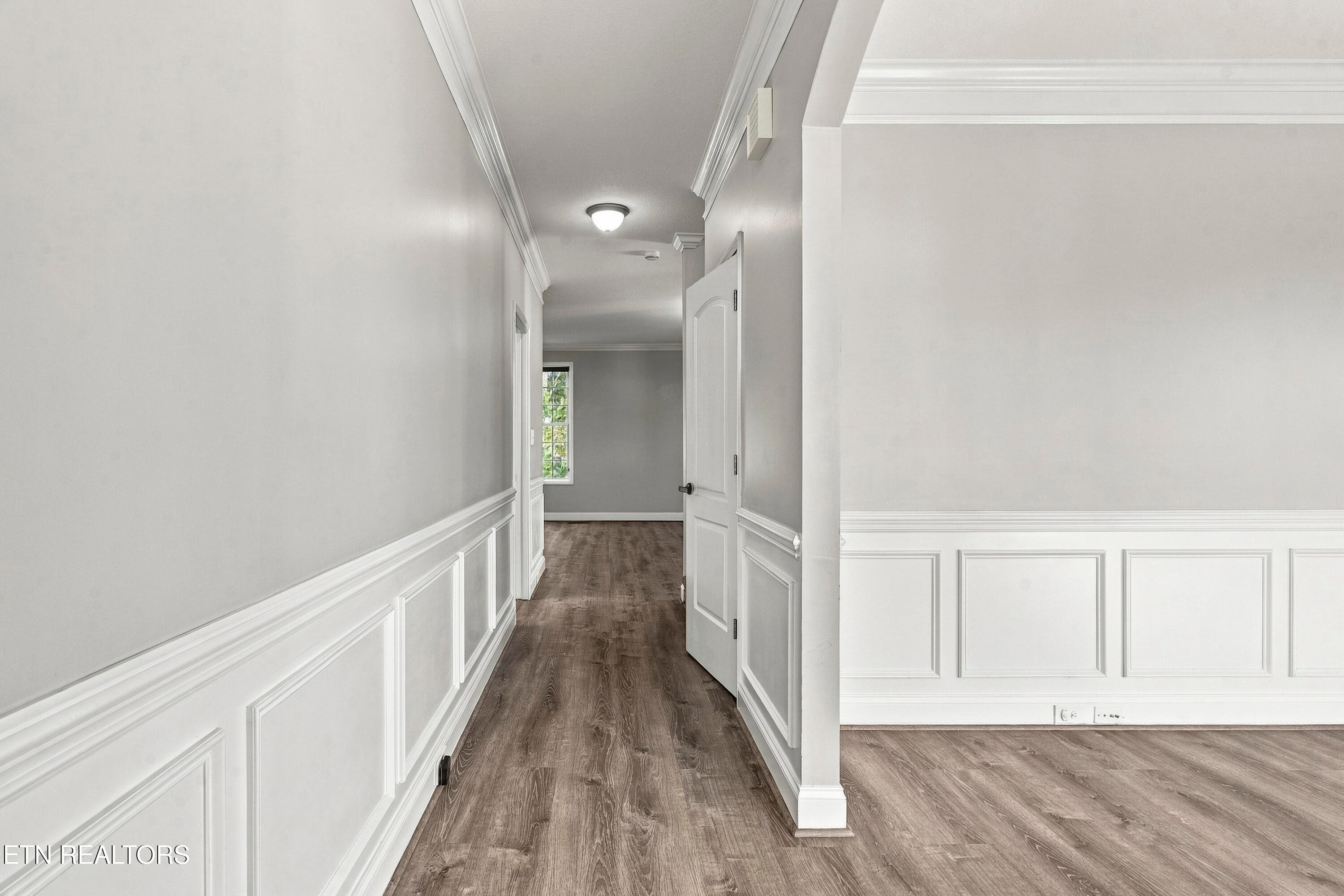 Bright & fresh entryway - 4022 Mountain Vista Rd, Knoxville, TN 37931, Knoxville
