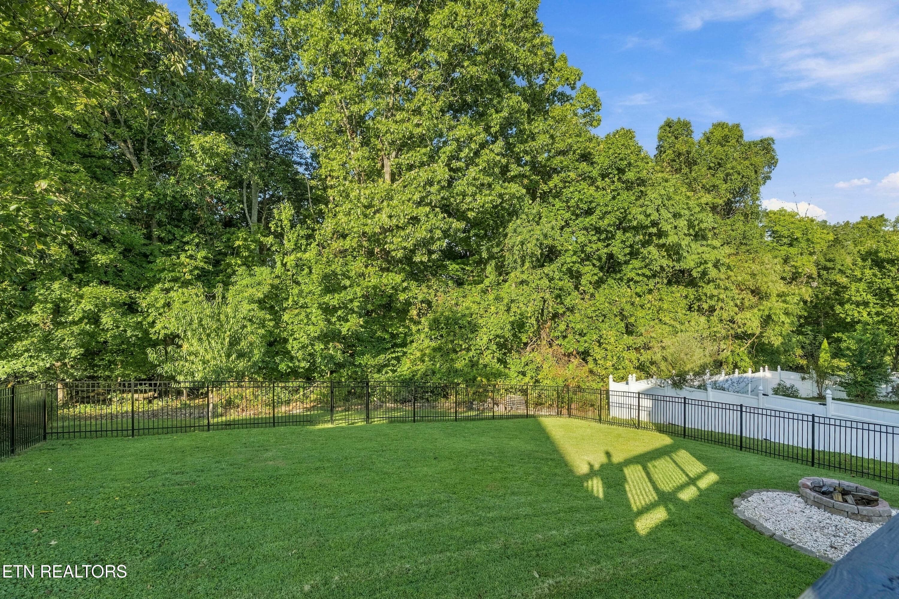 New aluminum fence - 4022 Mountain Vista Rd, Knoxville, TN 37931, Knoxville