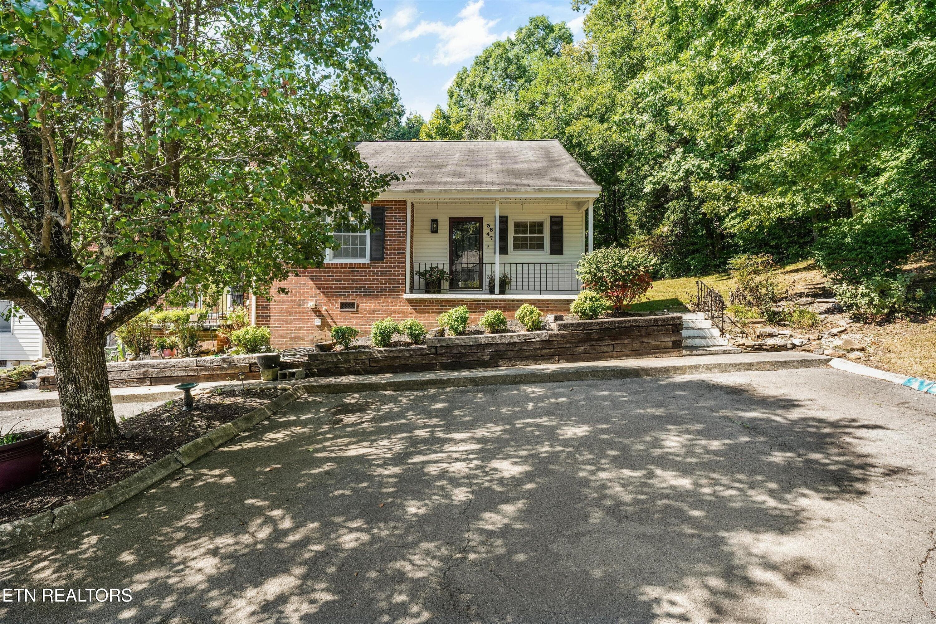 01-3847 Tambark Dr NE 08 - 3847 Tambark Drive, Knoxville, TN 37917