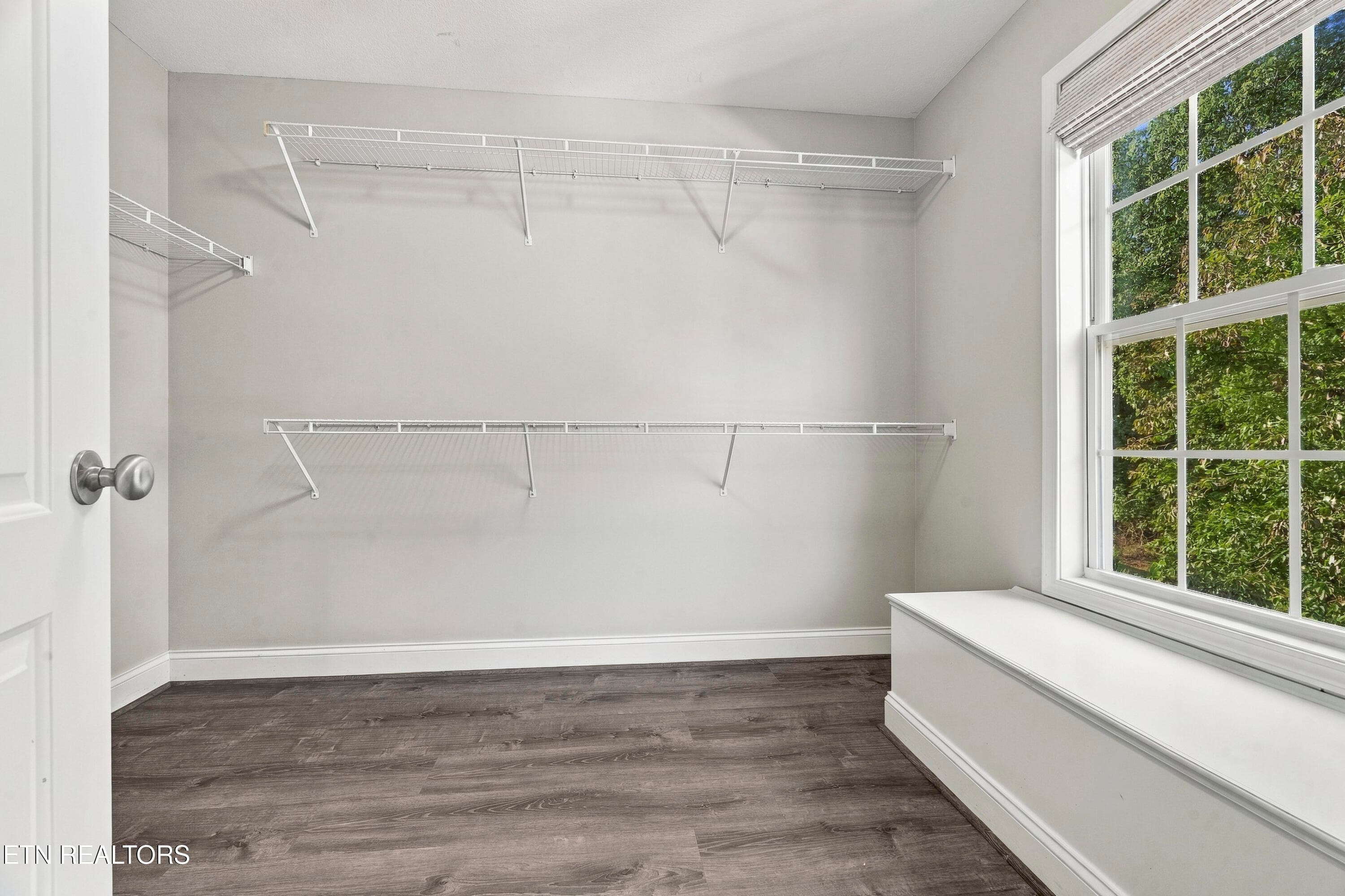 Huge primary closet & window seat - 4022 Mountain Vista Rd, Knoxville, TN 37931, Knoxville
