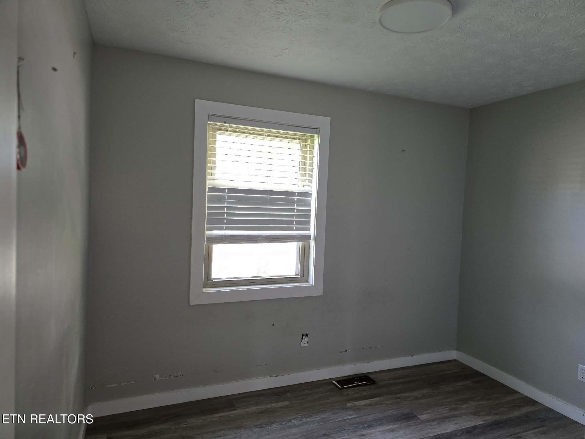 feaf2a95-8f90-4b38-a83d-30335b44a198 - 172 Liberty St, Jacksboro, TN 37757, Jacksboro