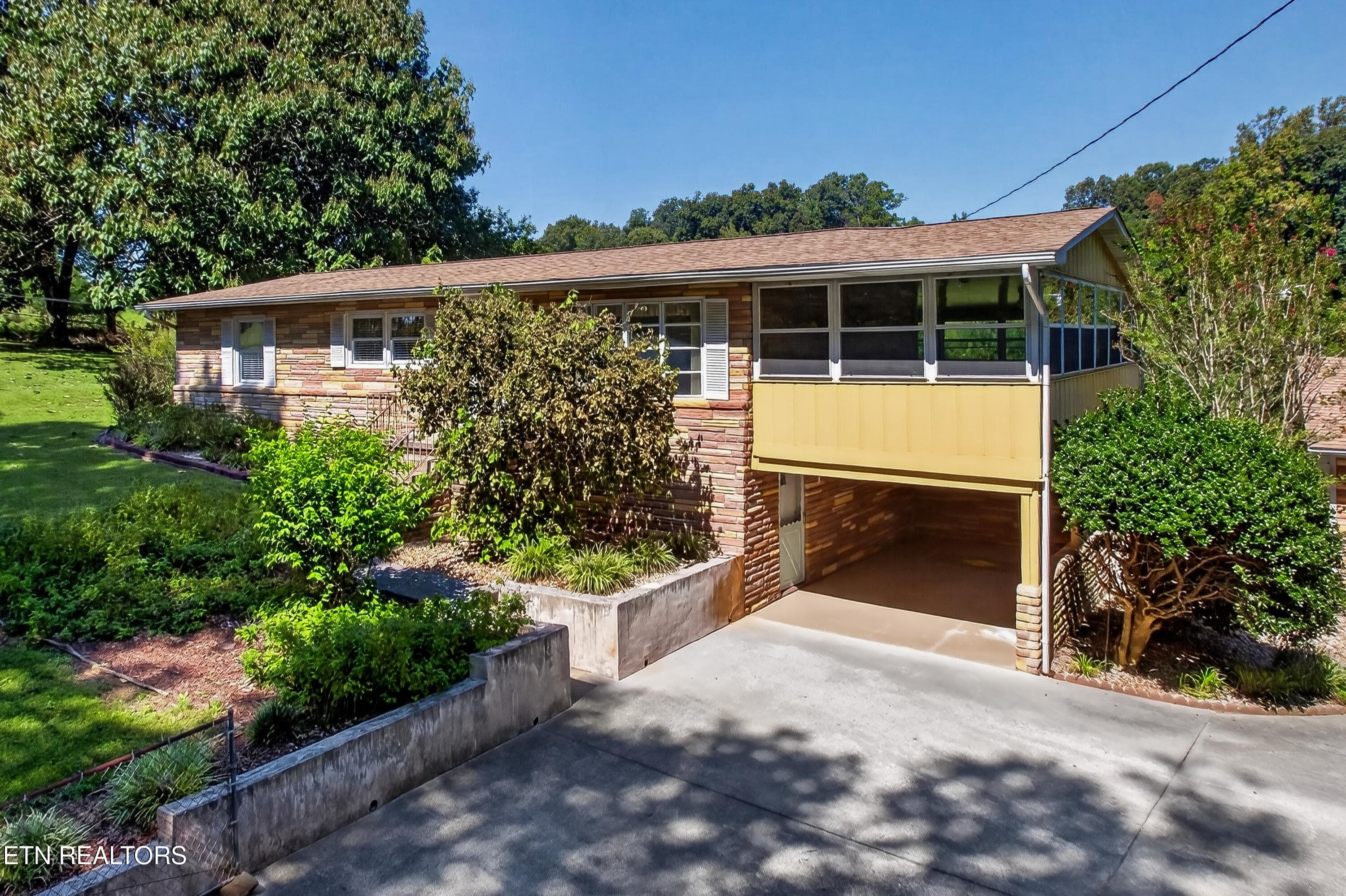 carport - 12401 Buttermilk Rd, Knoxville, TN 37932, Knoxville
