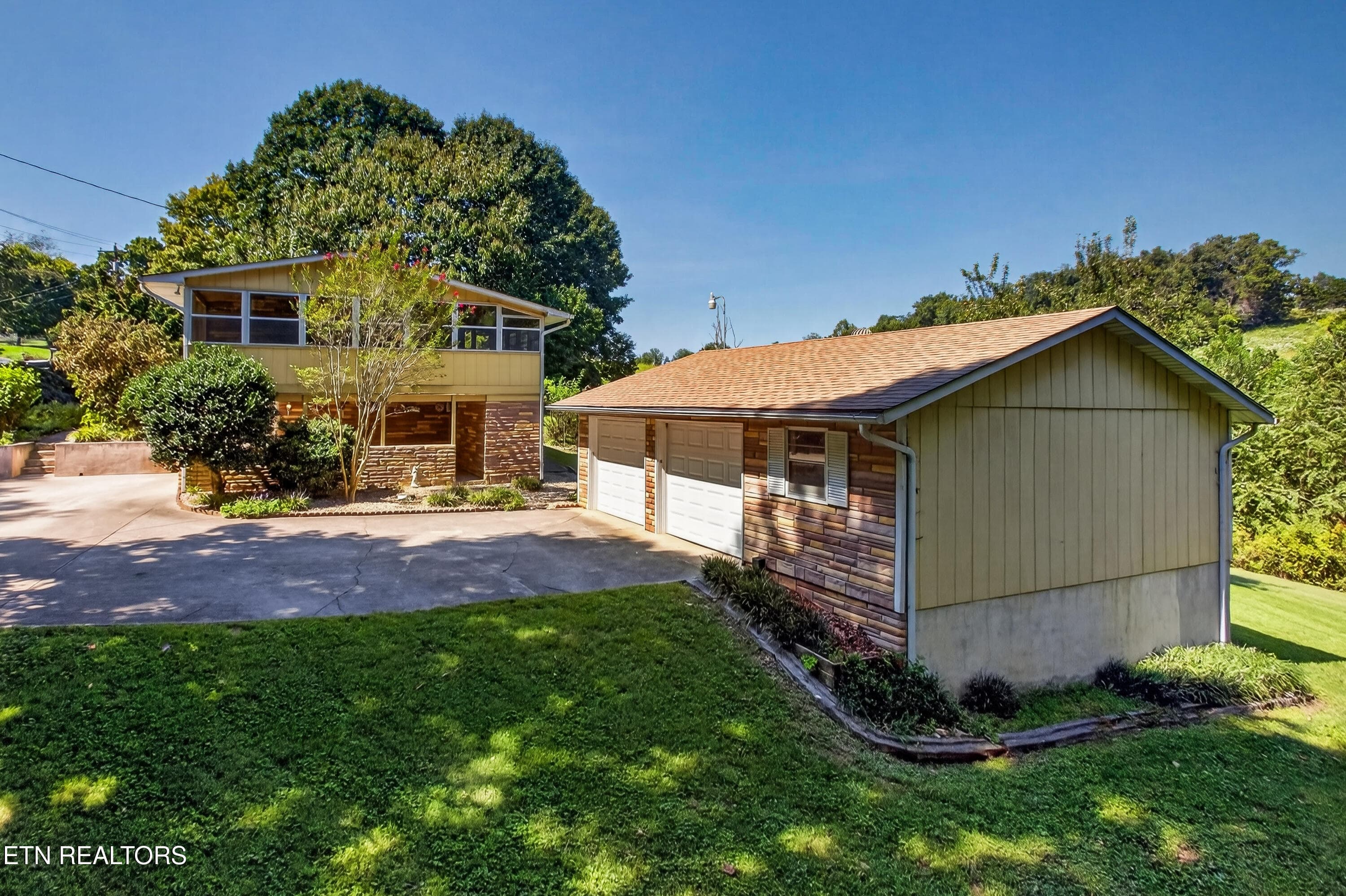 2 car detached garage - 12401 Buttermilk Rd, Knoxville, TN 37932, Knoxville
