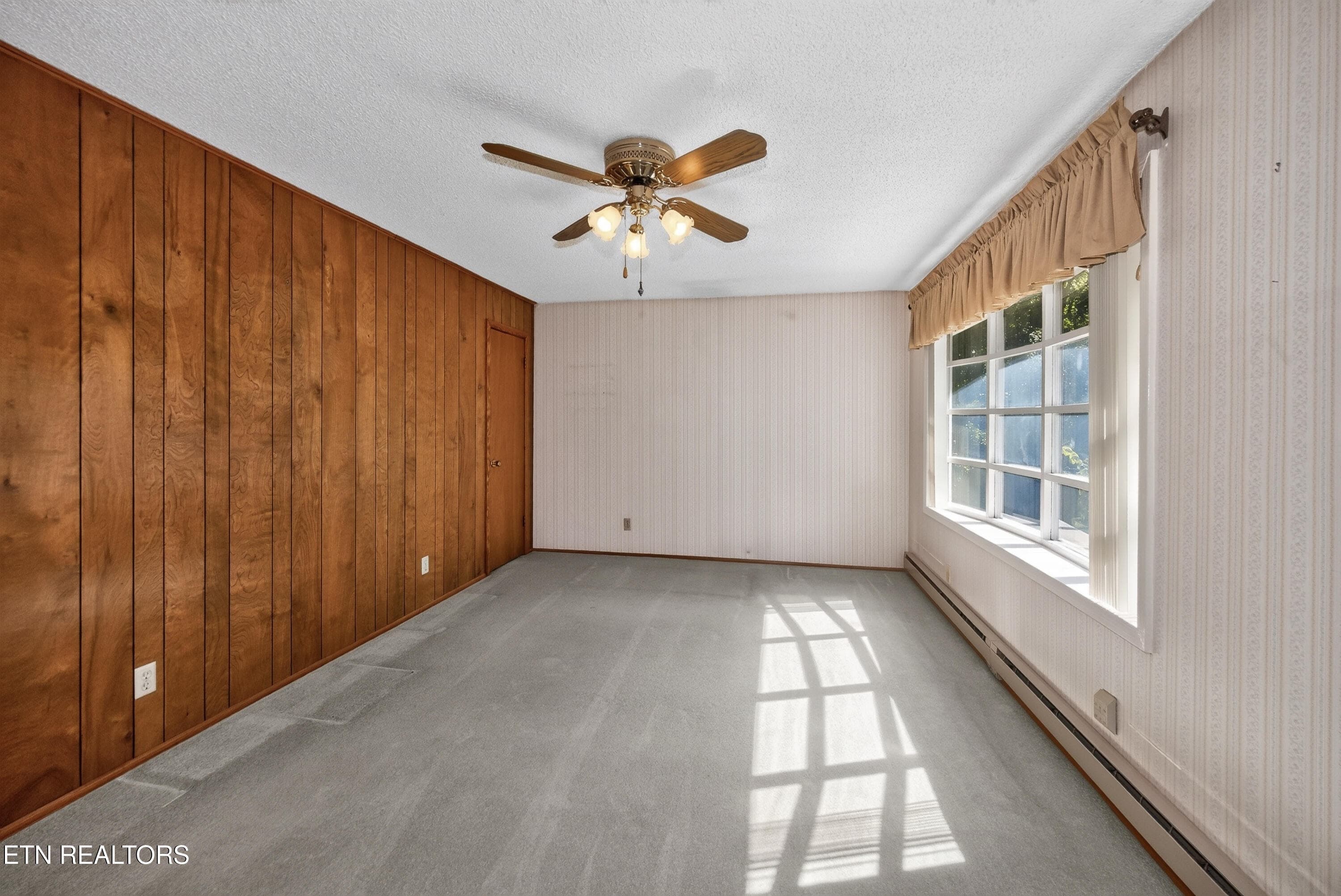 Living room - 12401 Buttermilk Rd, Knoxville, TN 37932, Knoxville