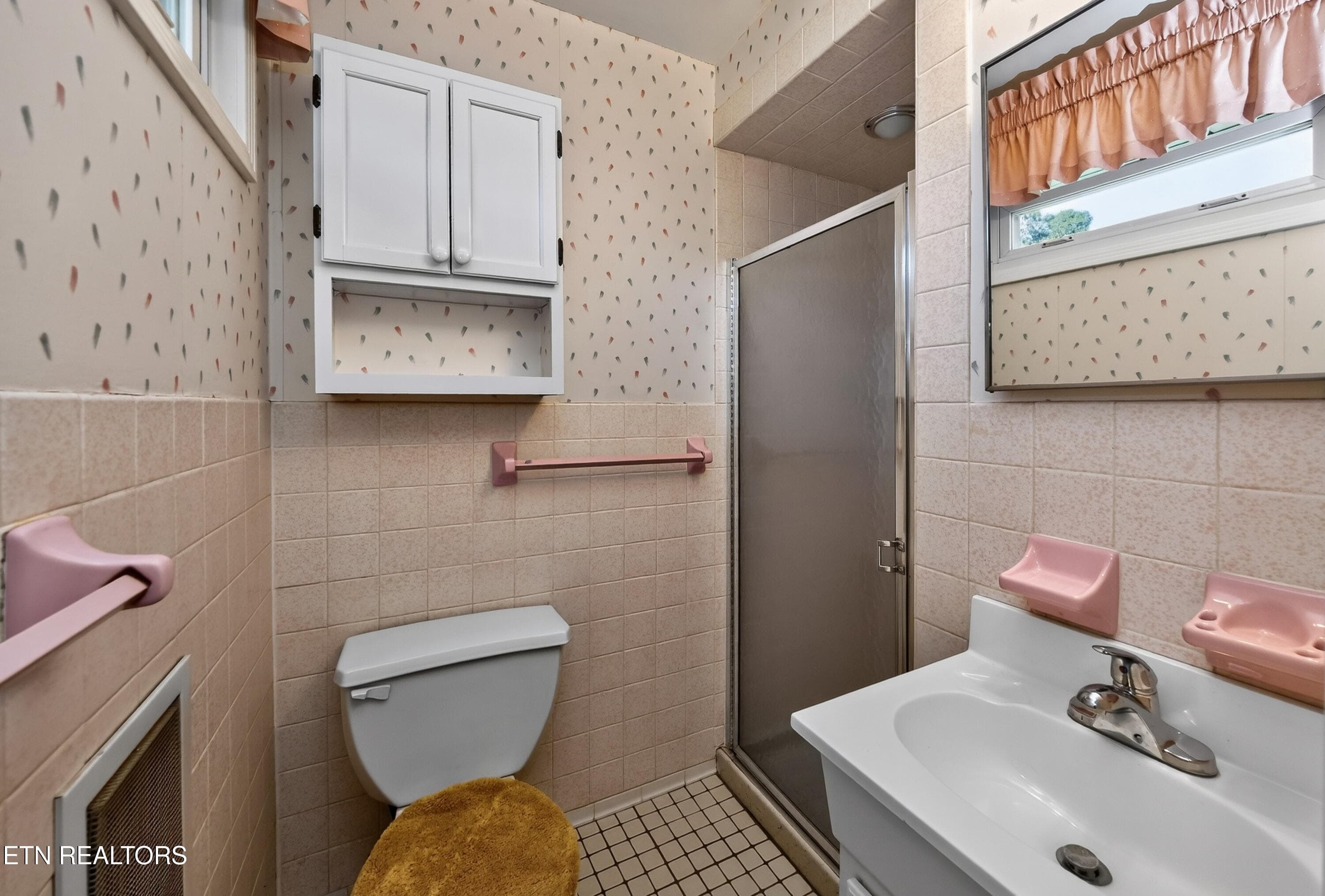 Primary Full Bathroom - 12401 Buttermilk Rd, Knoxville, TN 37932, Knoxville