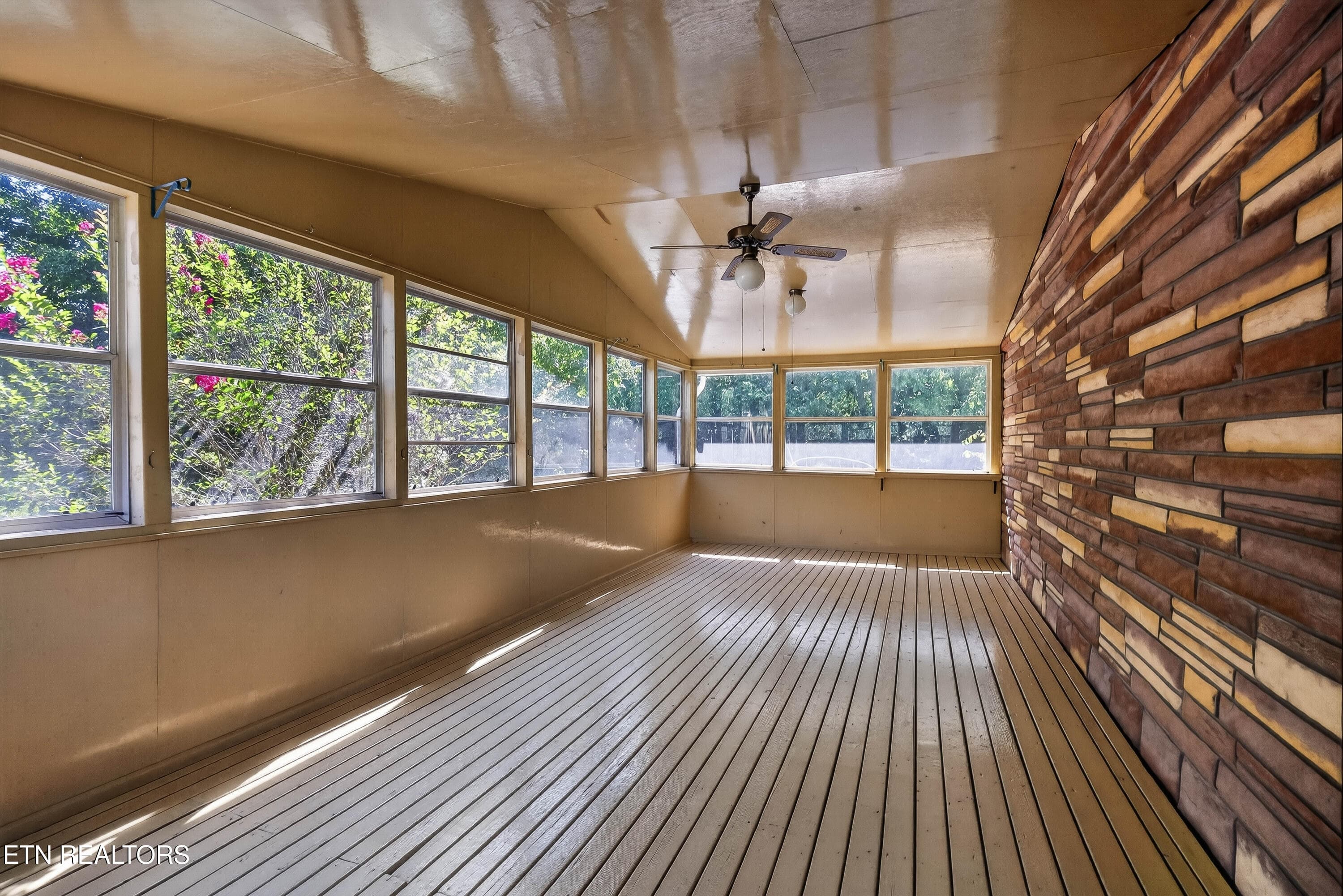 Sunroom - 12401 Buttermilk Rd, Knoxville, TN 37932, Knoxville