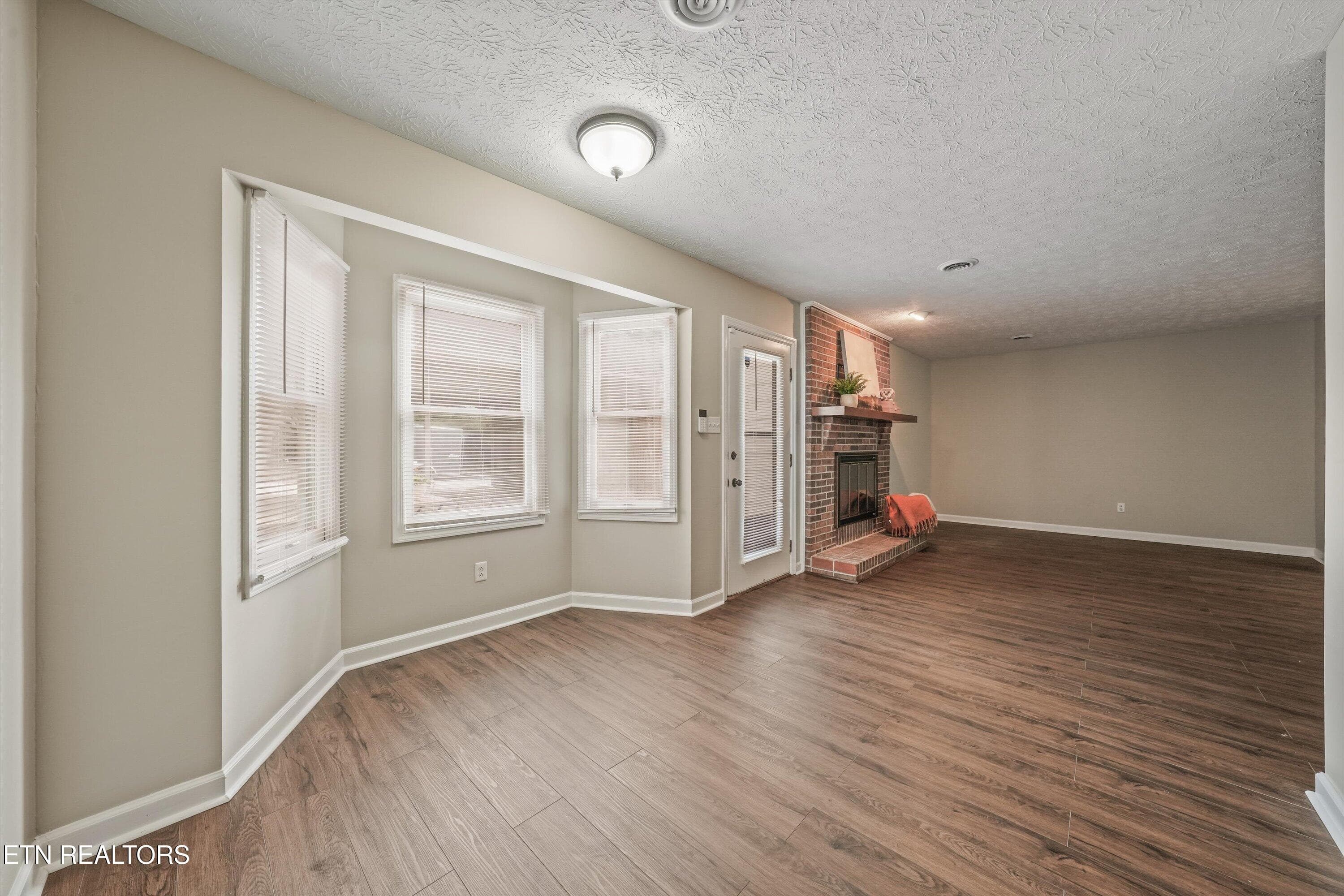 LIVING ROOM 2 - 8732 Aragon Lane, Knoxville, TN 37923, Knoxville