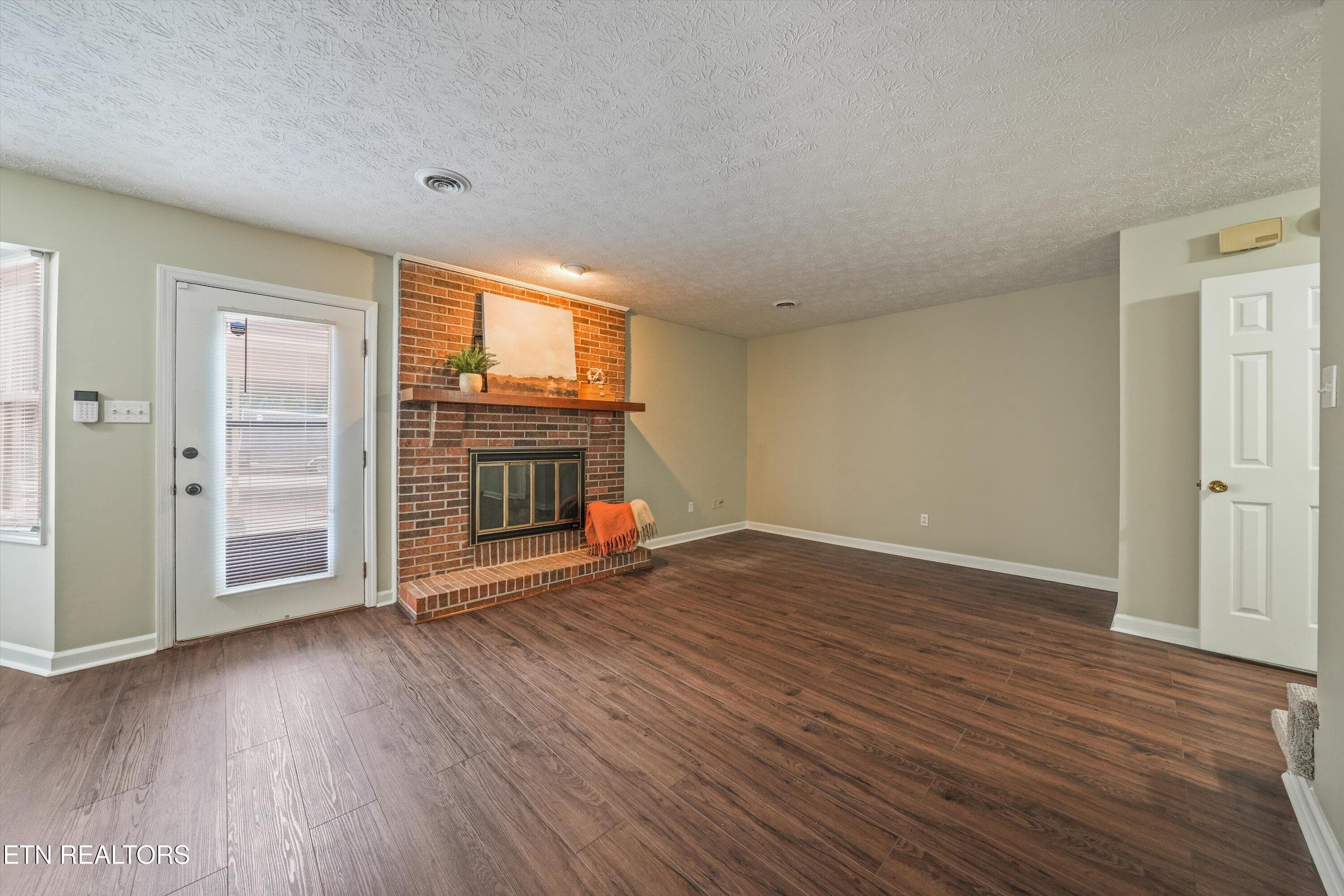LIVING ROOM 2 - 8732 Aragon Lane, Knoxville, TN 37923, Knoxville