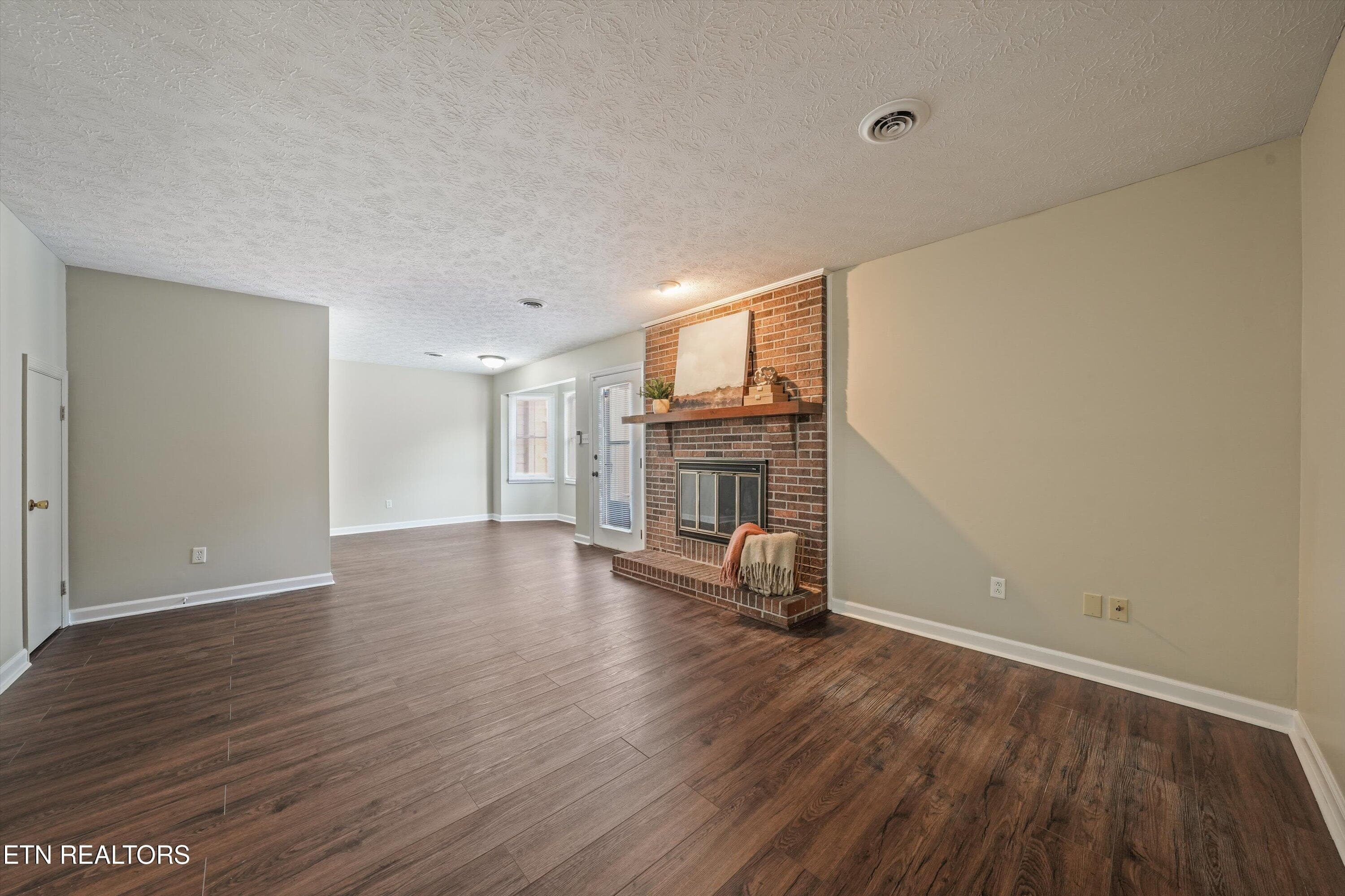 LIVING ROOM 2 - 8732 Aragon Lane, Knoxville, TN 37923, Knoxville